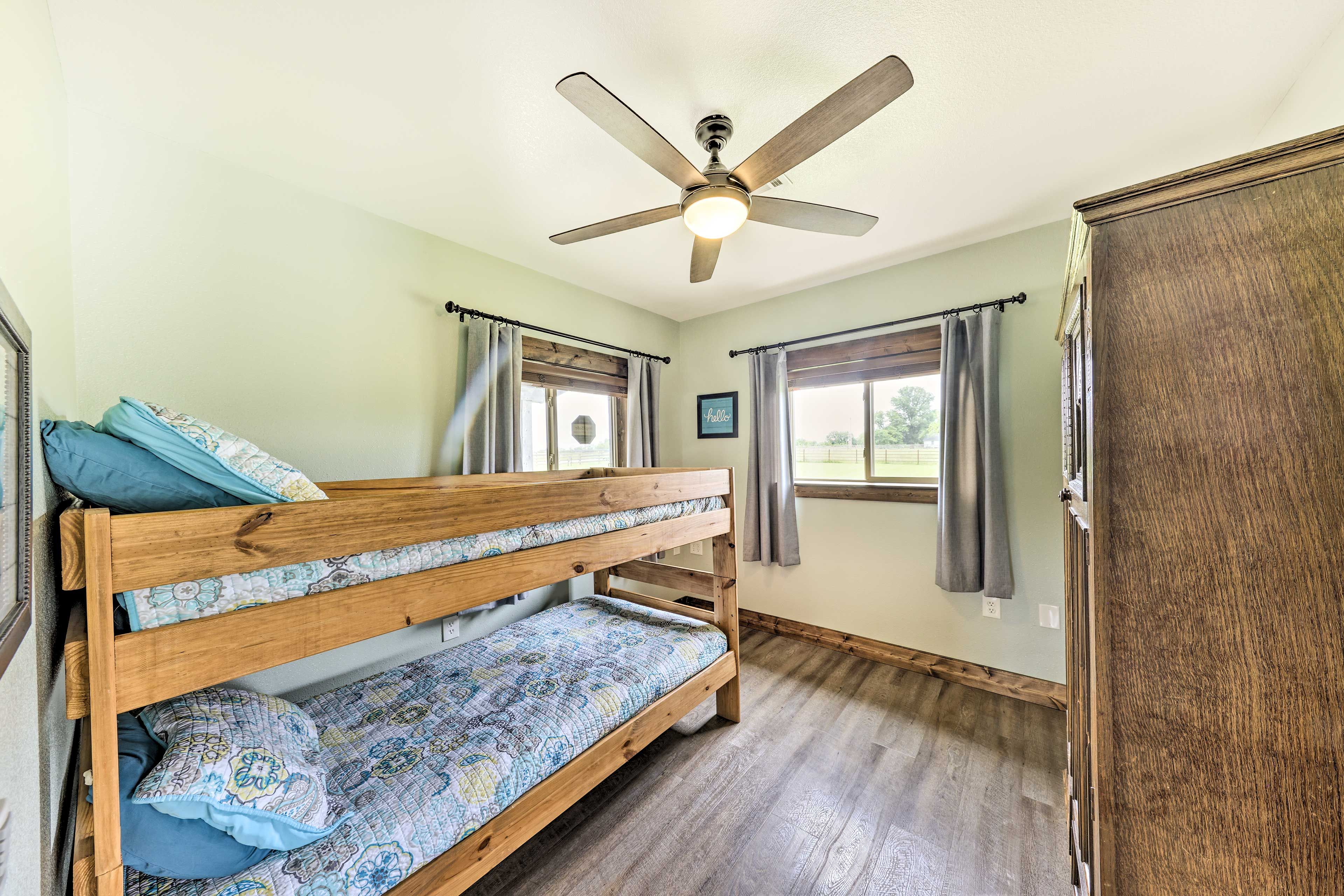 Bedroom 2 | Twin Bunk Bed