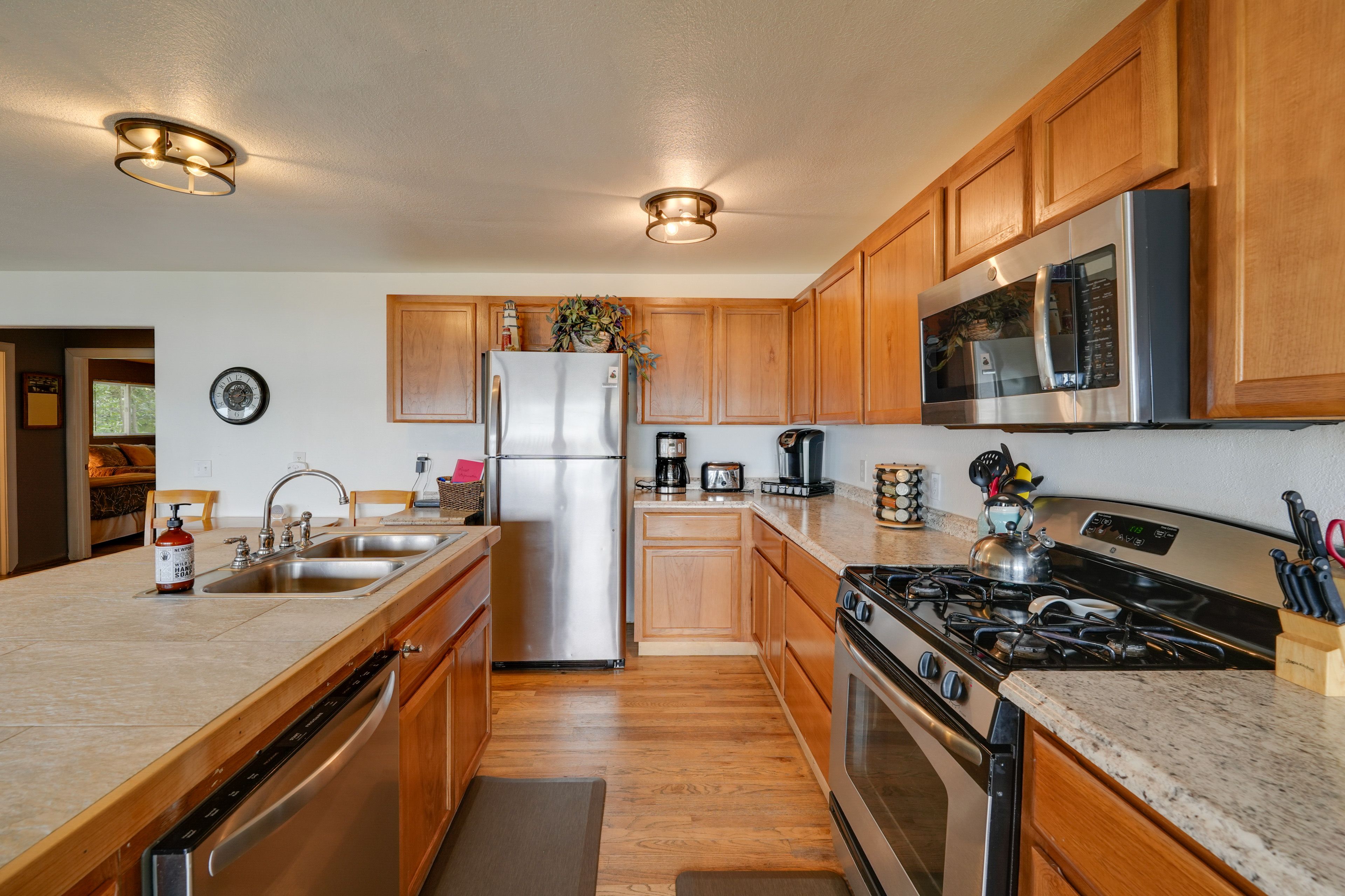 Kitchen | Cooking Basics | Coffee Maker | Paper Towels/Trash Bags Provided