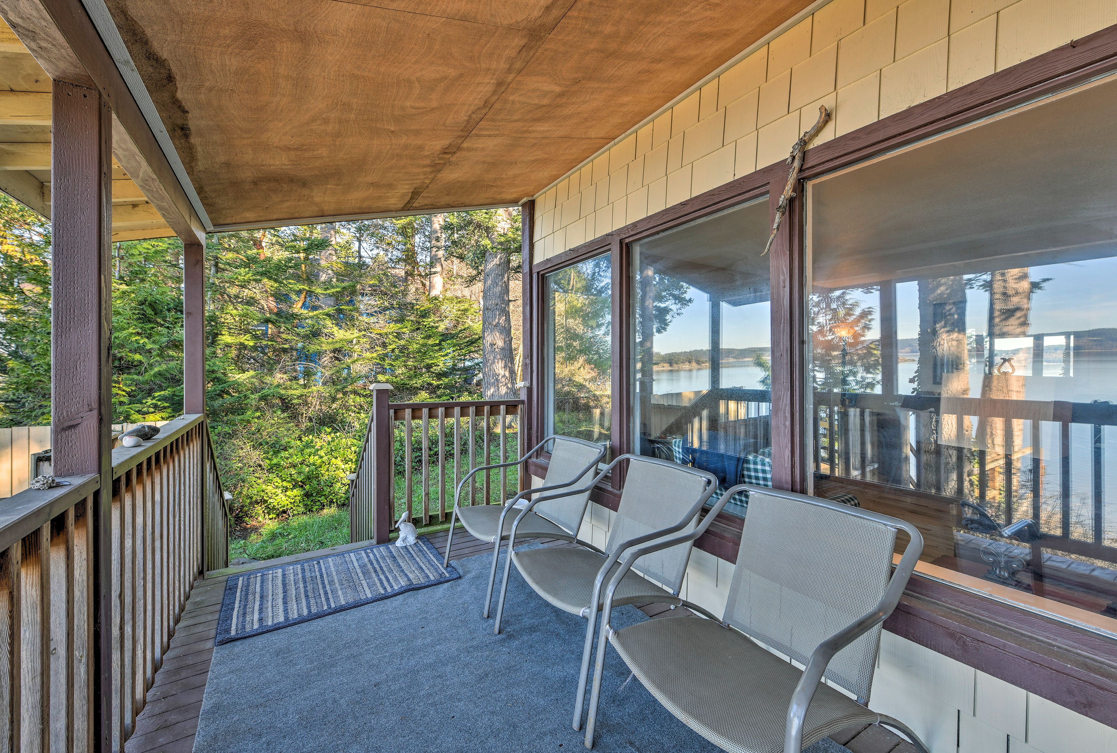 Private Balcony | Gas Grill | Outdoor Dining
