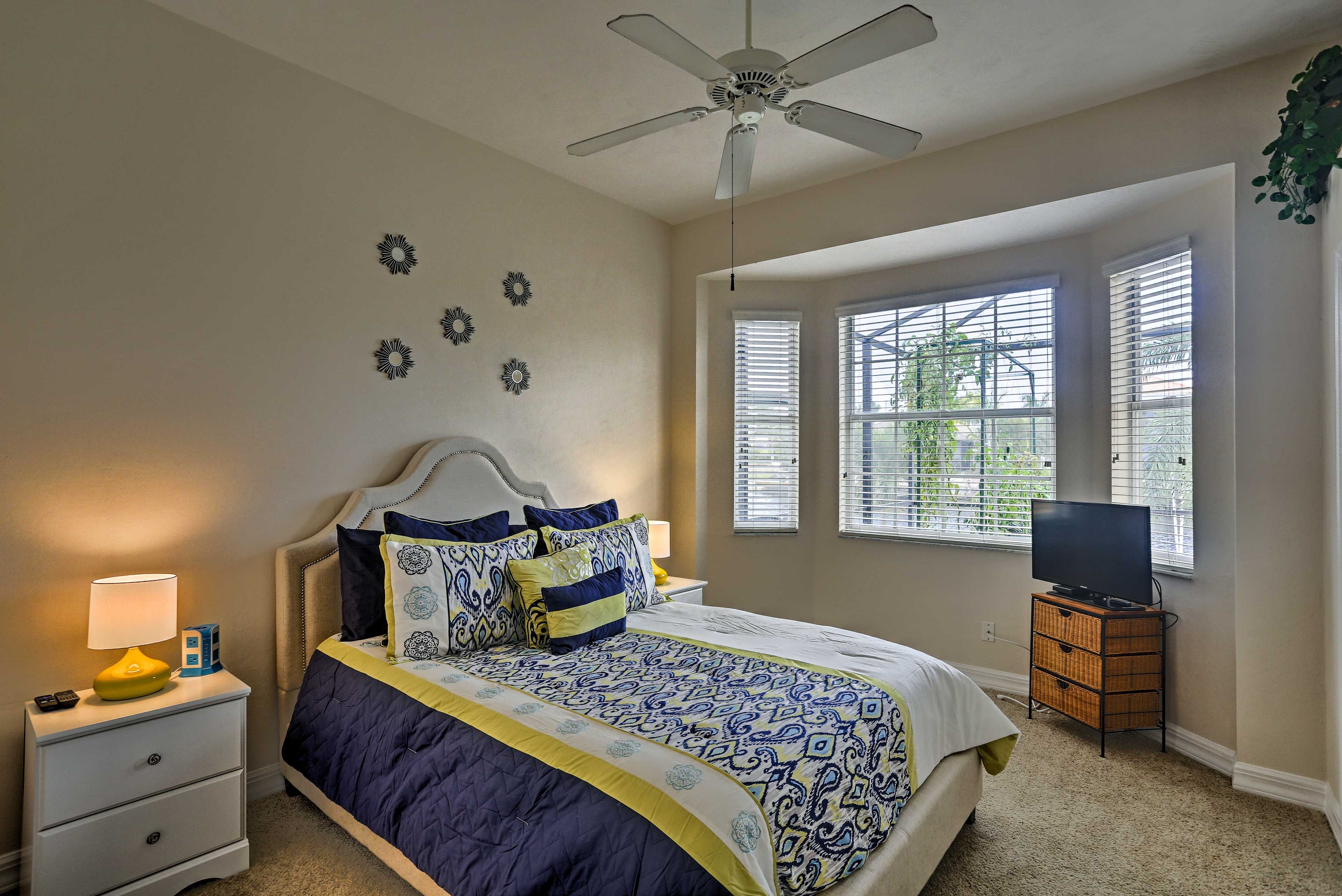You’ll find a queen bed in this second bedroom.