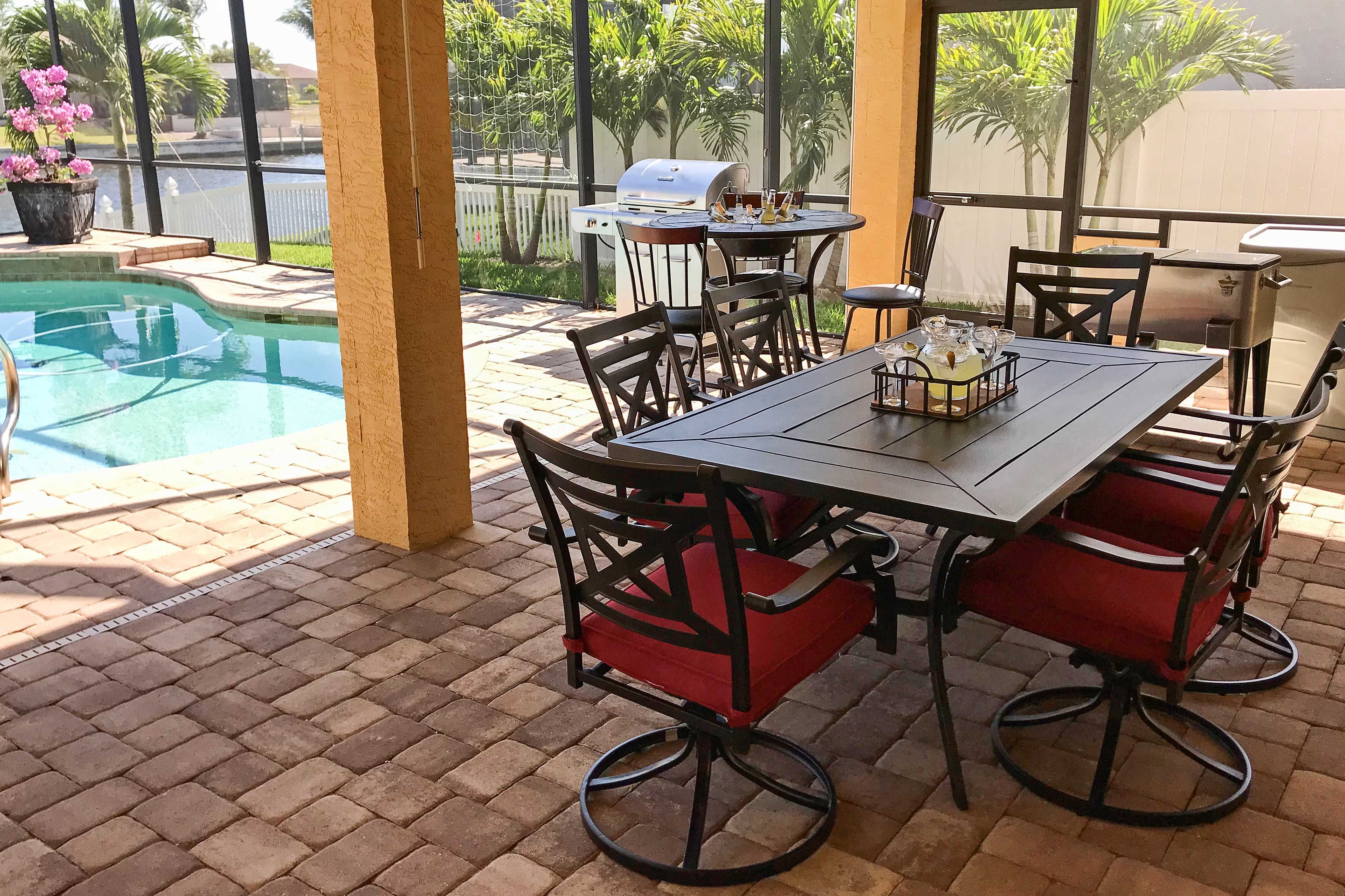 Enjoy memorable al fresco dining experiences at the outdoor dining space!