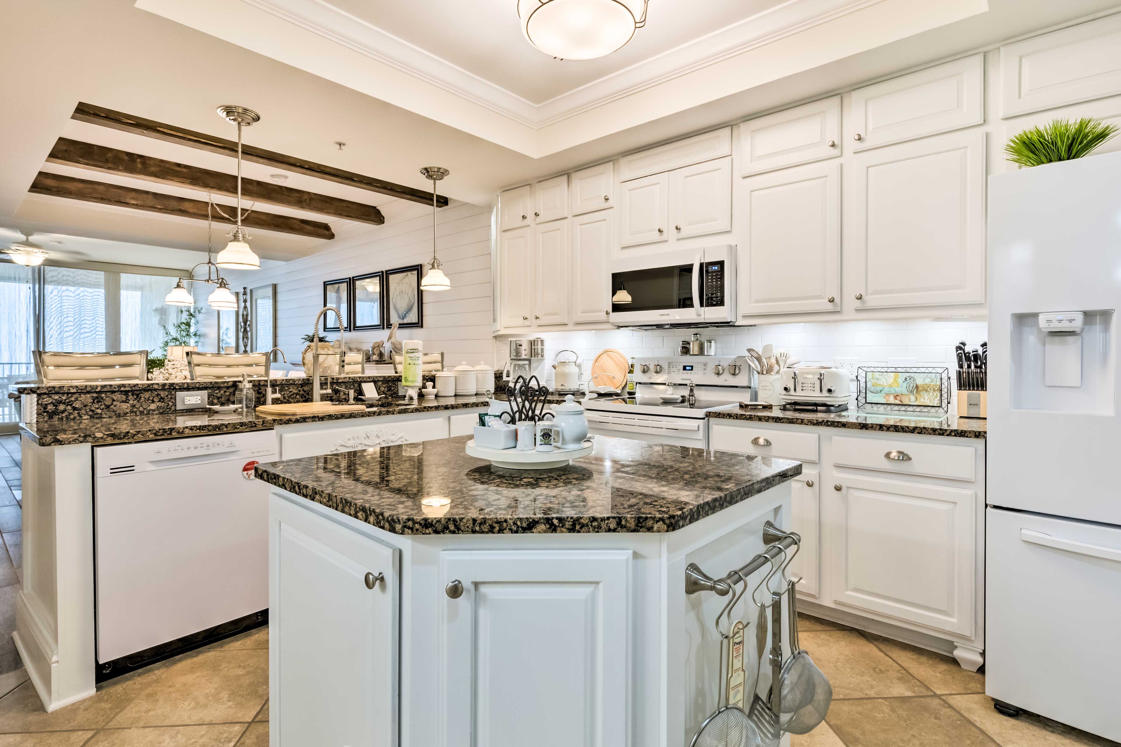 Kitchen | Drip Coffee Maker | Toaster | Large Island