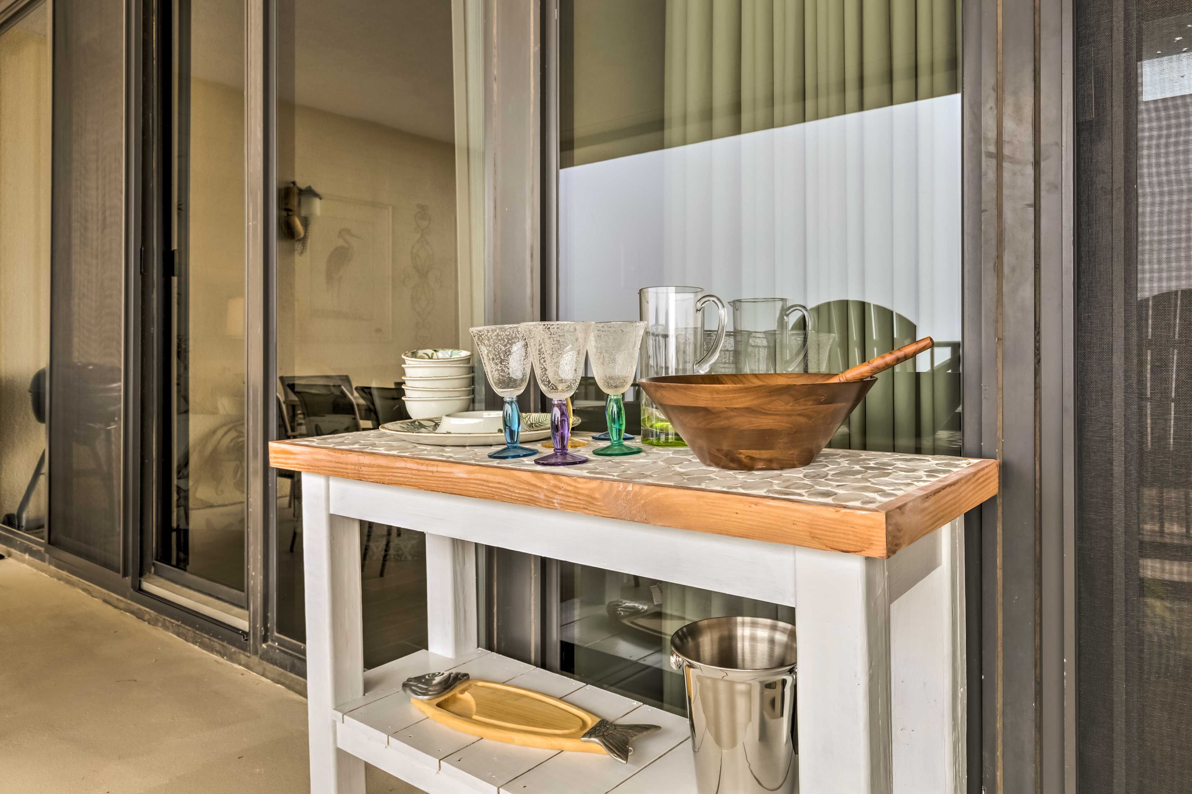 Private Balcony | Bar Cart