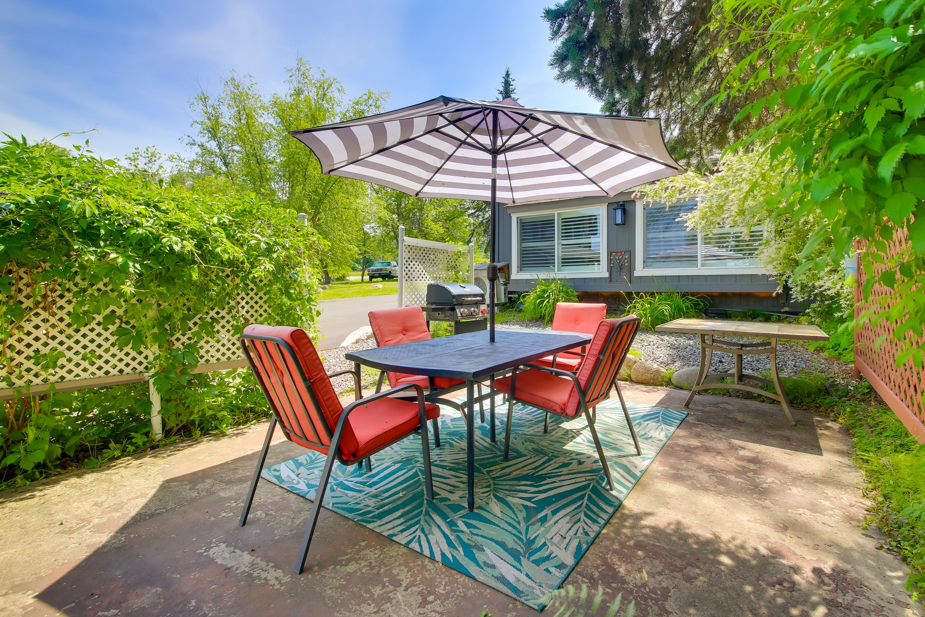 Private Patio | Outdoor Dining Area | Gas Grill