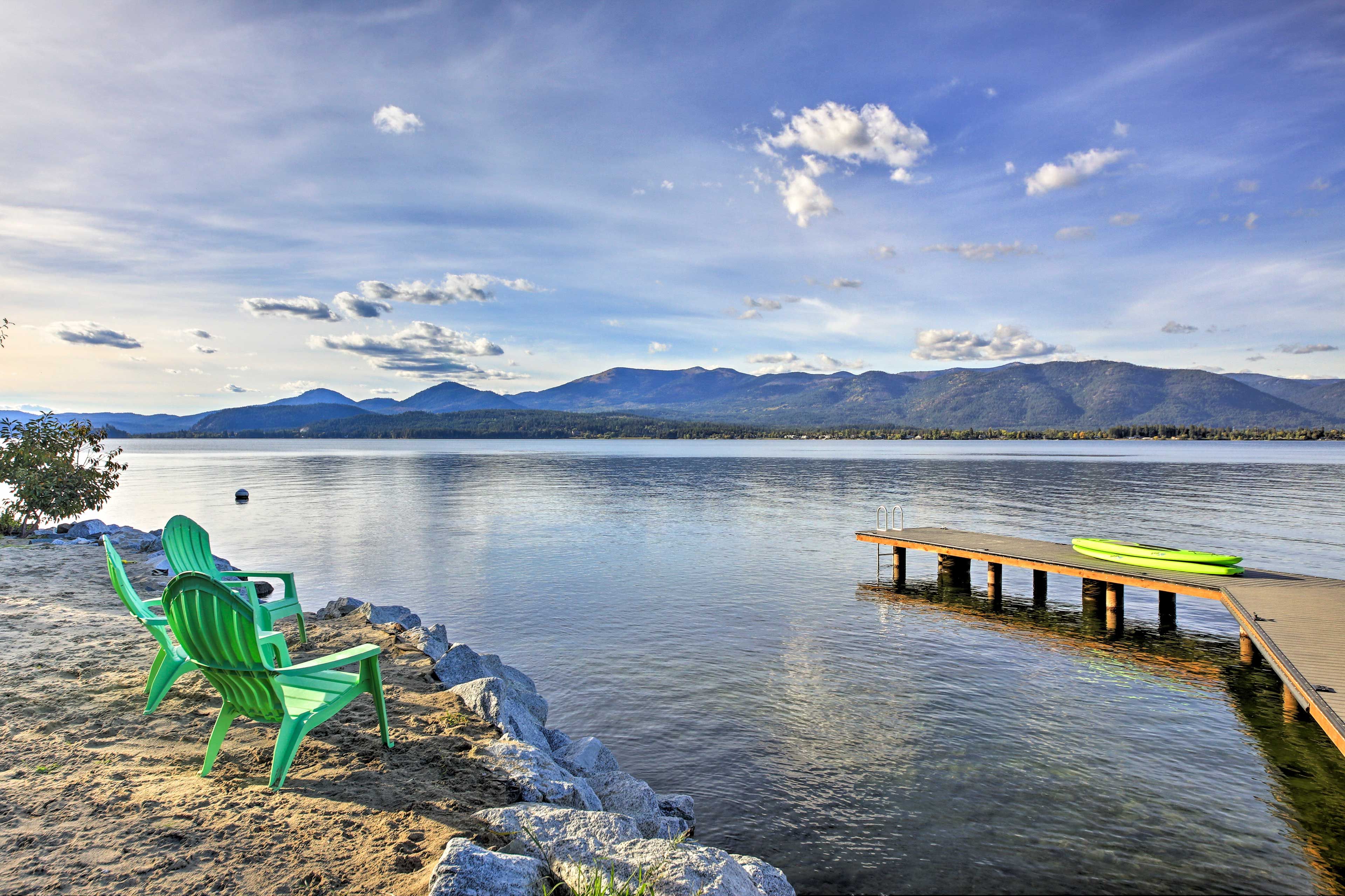 Sagle Vacation Rental | 4BR | 2.5BA | Stairs Required | 2,400 Sq Ft