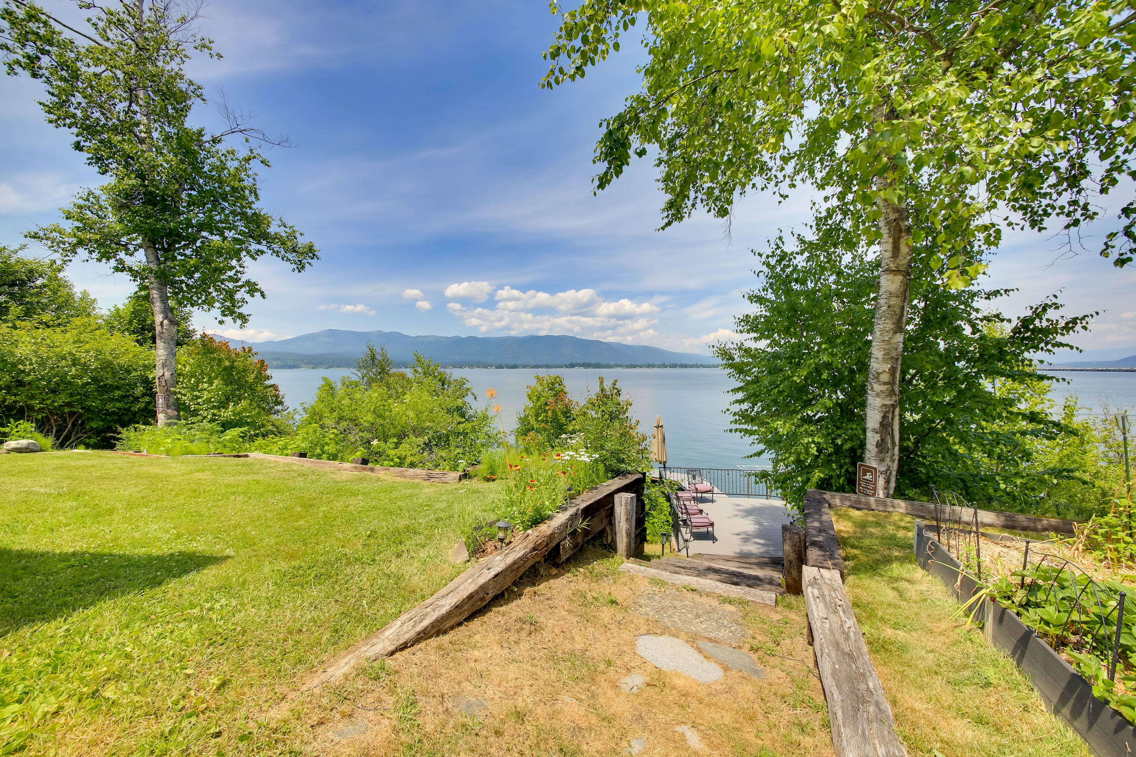 Deck & Beach Access