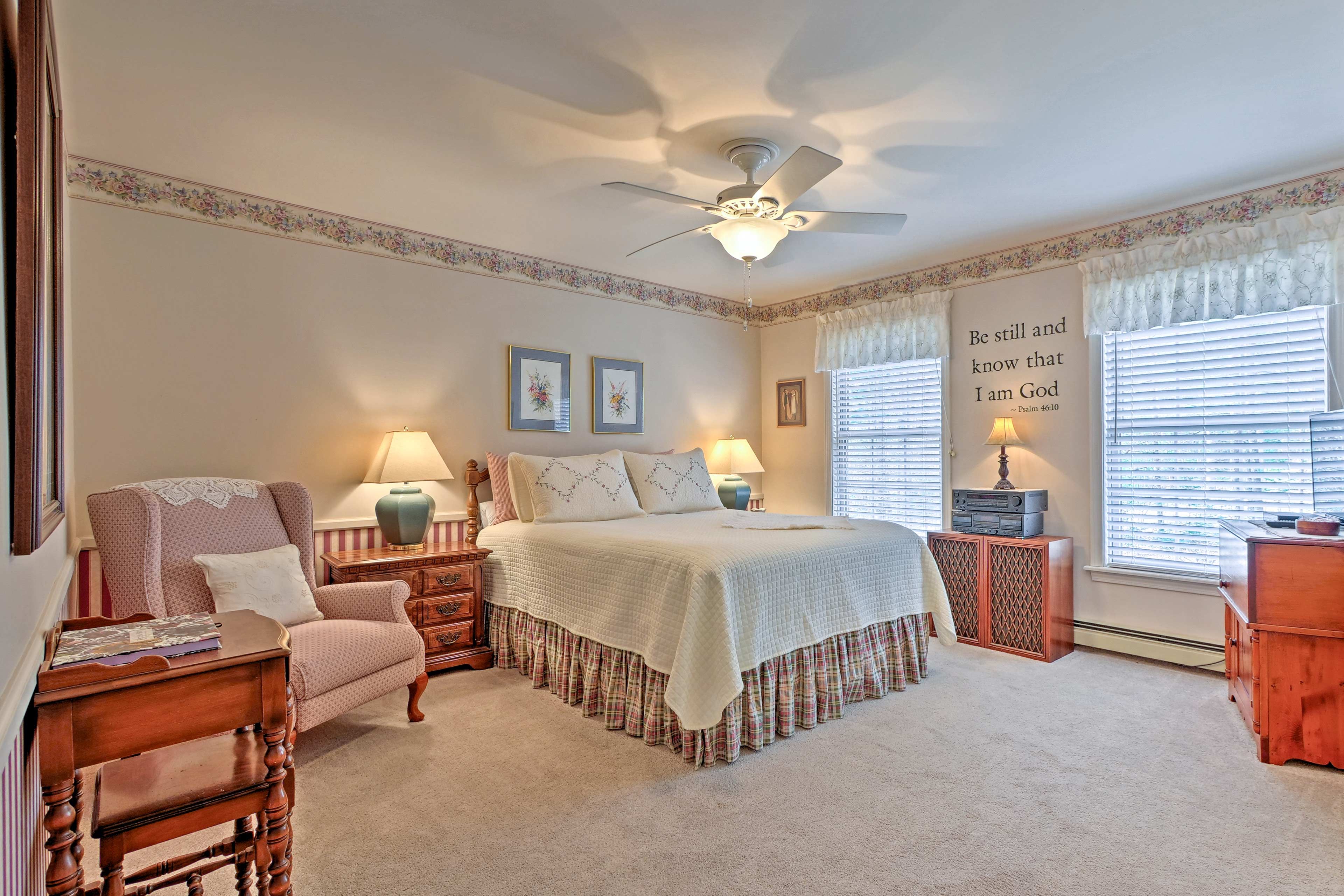 Bedroom 3 | Queen Bed