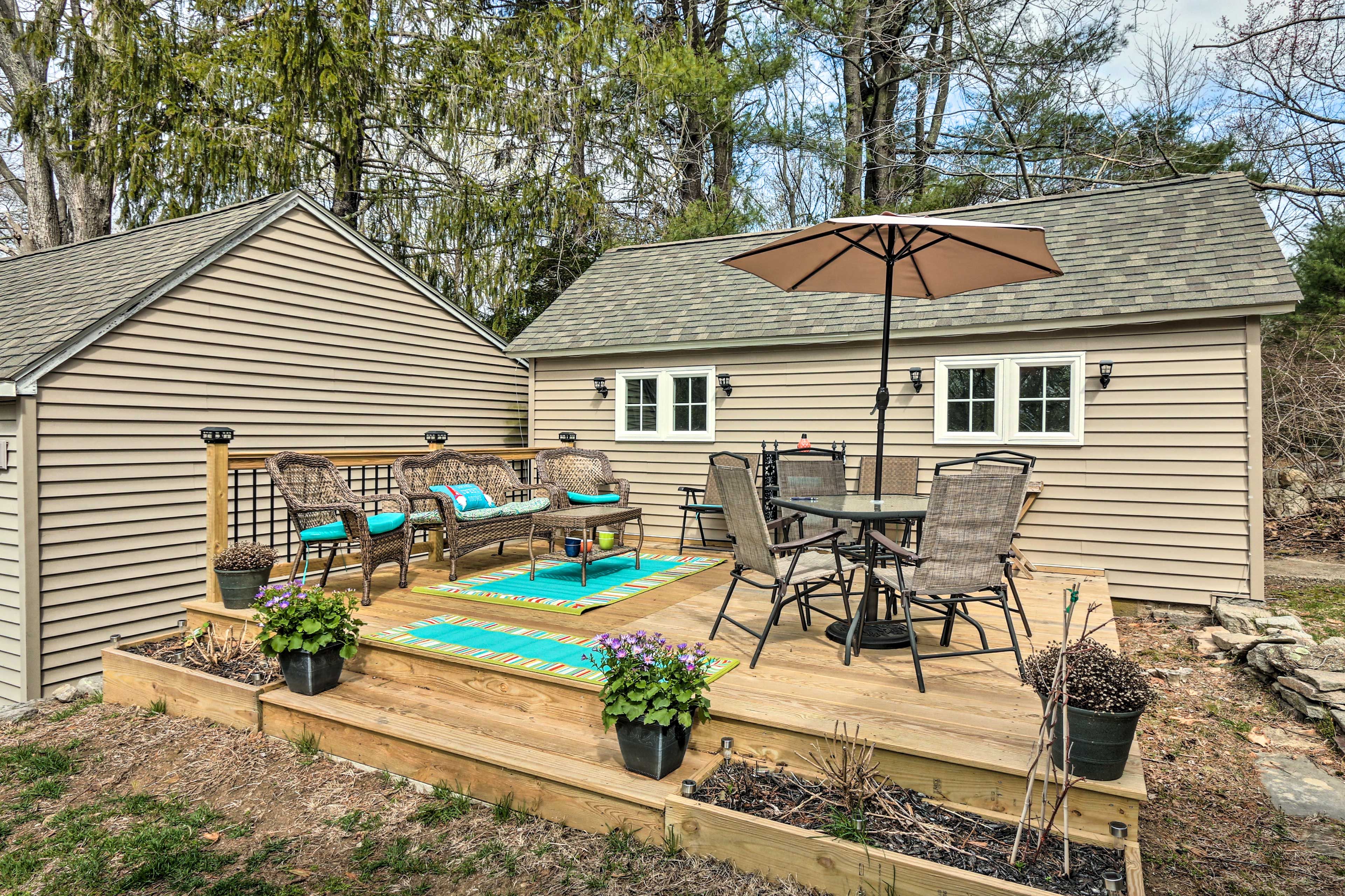 Property Exterior | Contactless Check-In | Off-Street Parking