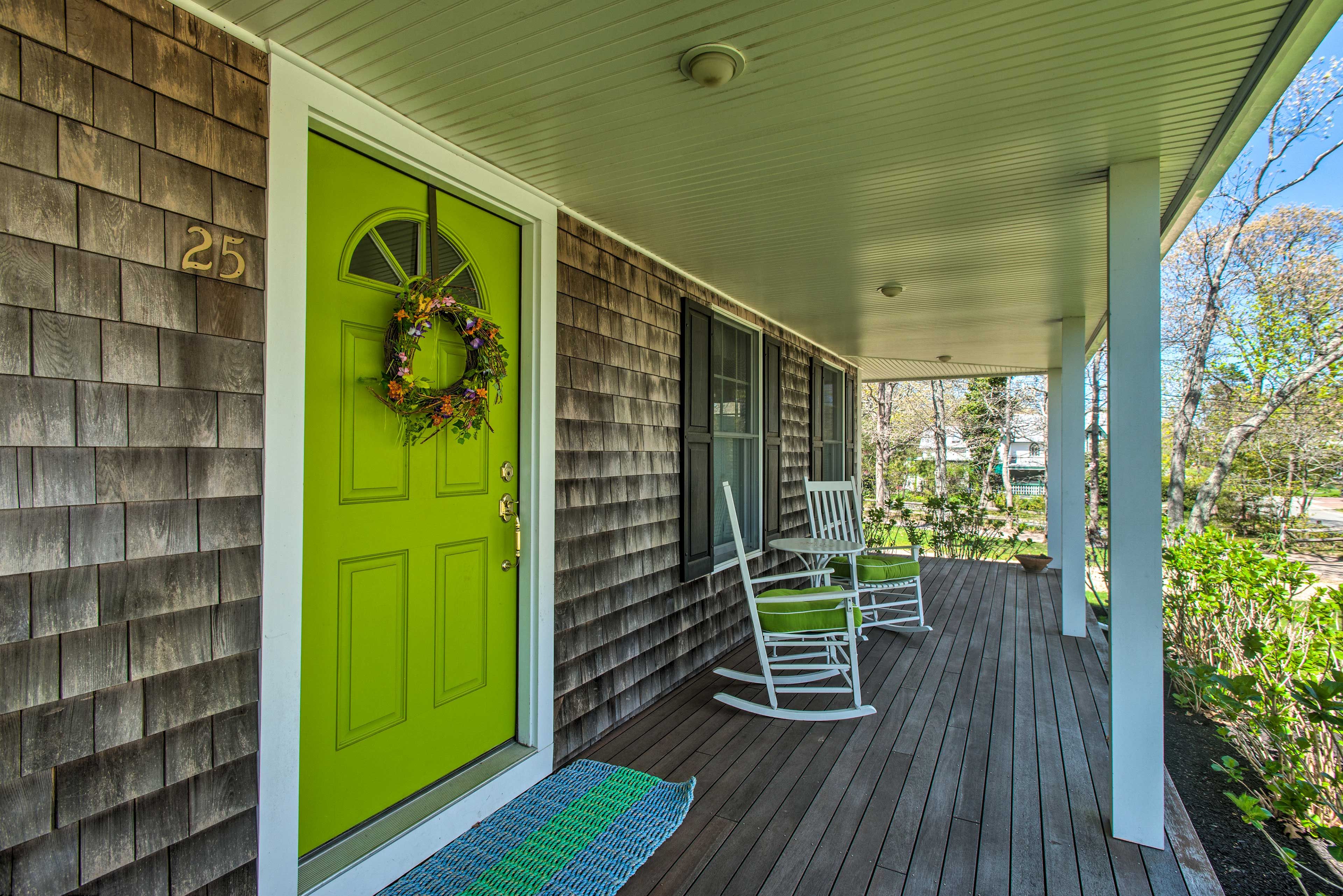 Private Porch | Entry