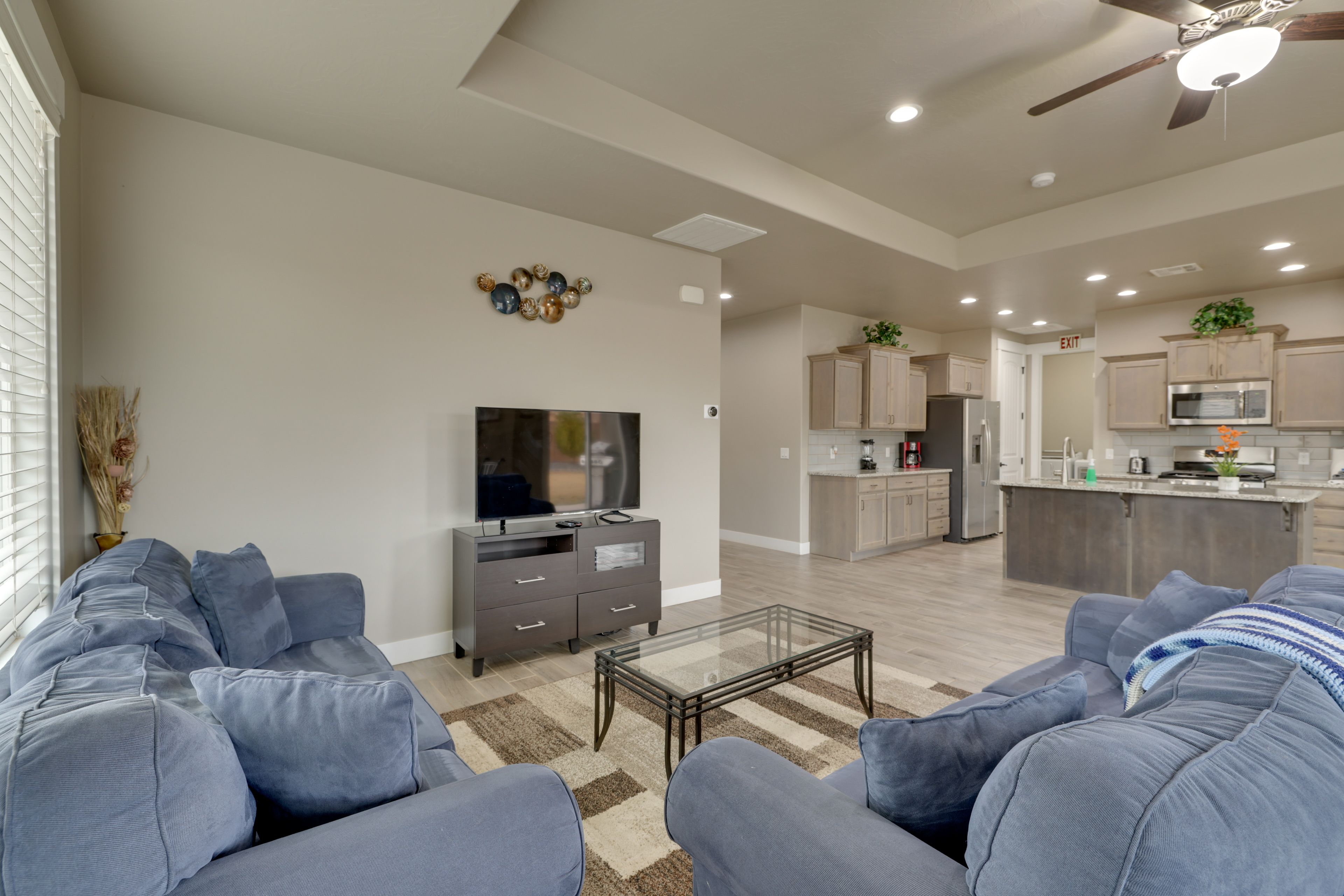 Living Room | Sleeper Sofa | Cable TV