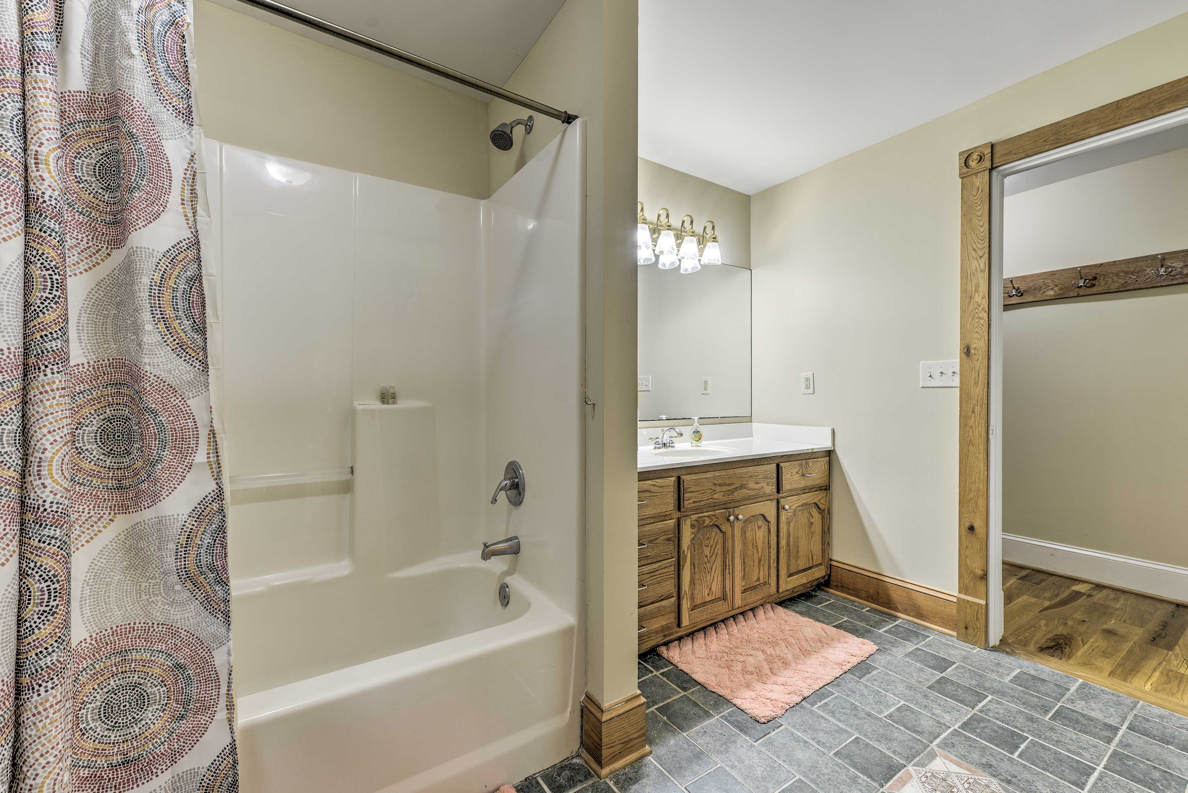 Full Bathroom