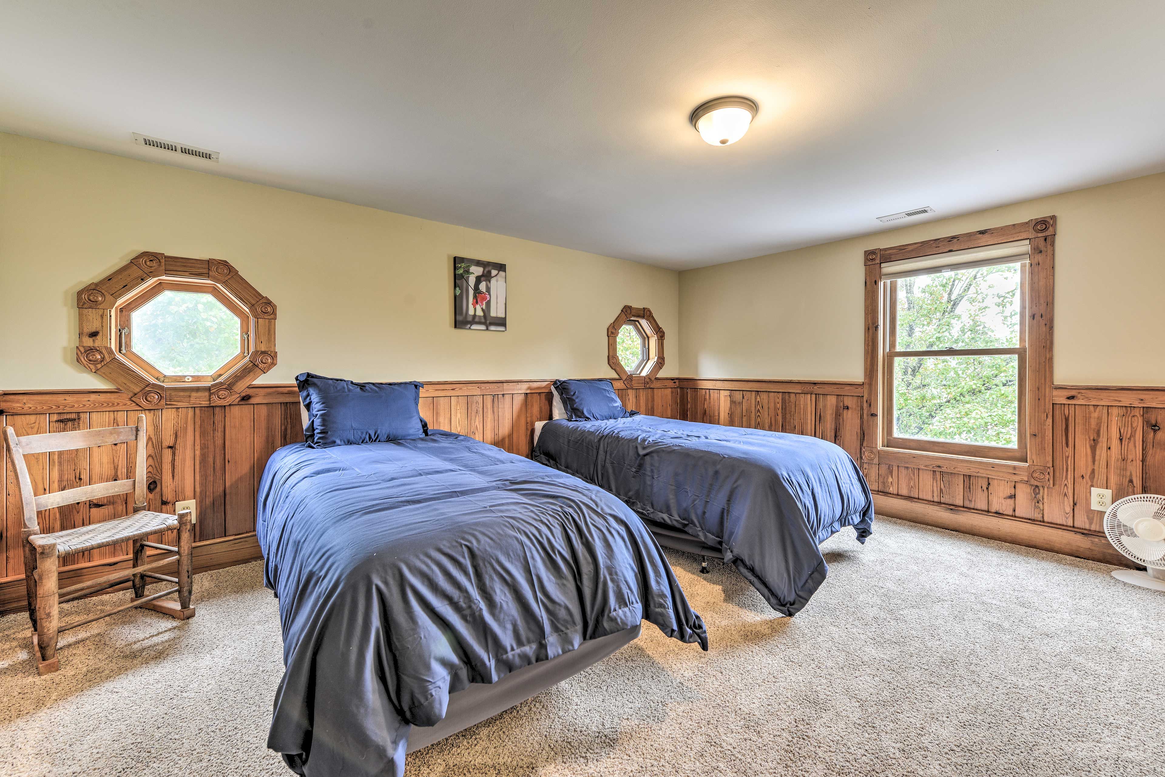 Bedroom 4 | 2 Twin Beds (or 1 King Bed)