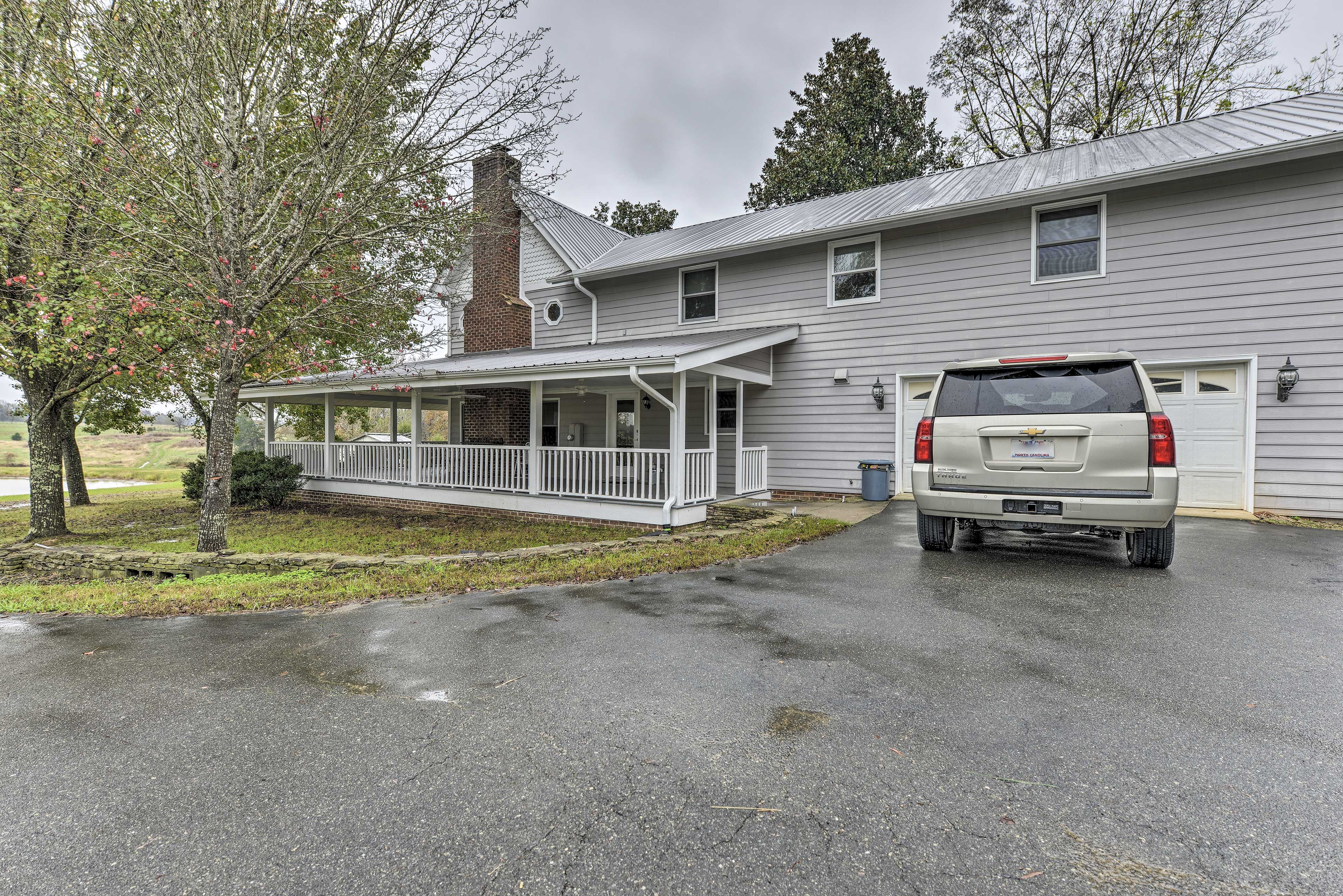 Parking | Garage (2 Vehicles) | Driveway (4 Vehicles)