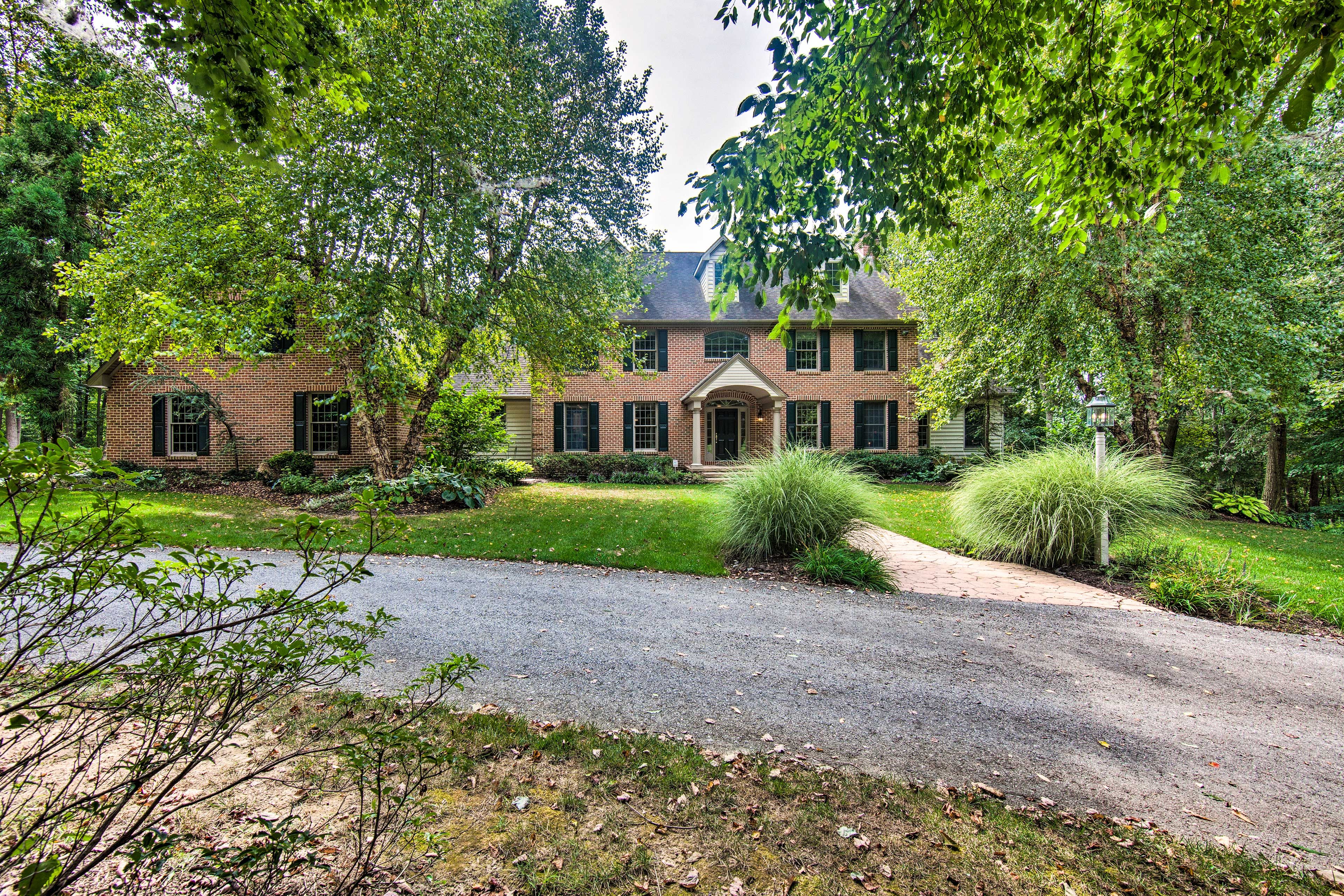 Parking | Ample Driveway Parking