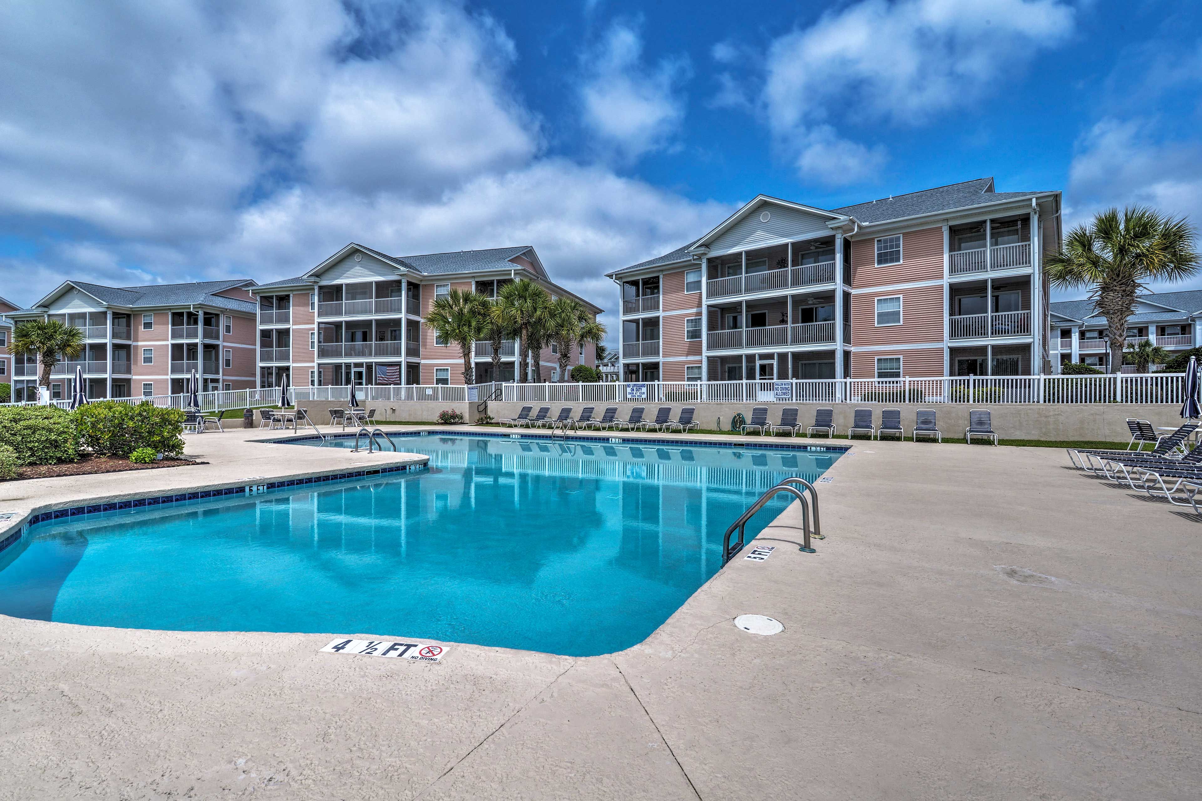 Up to 4 guests can enjoy access to a plethora of community amenities.