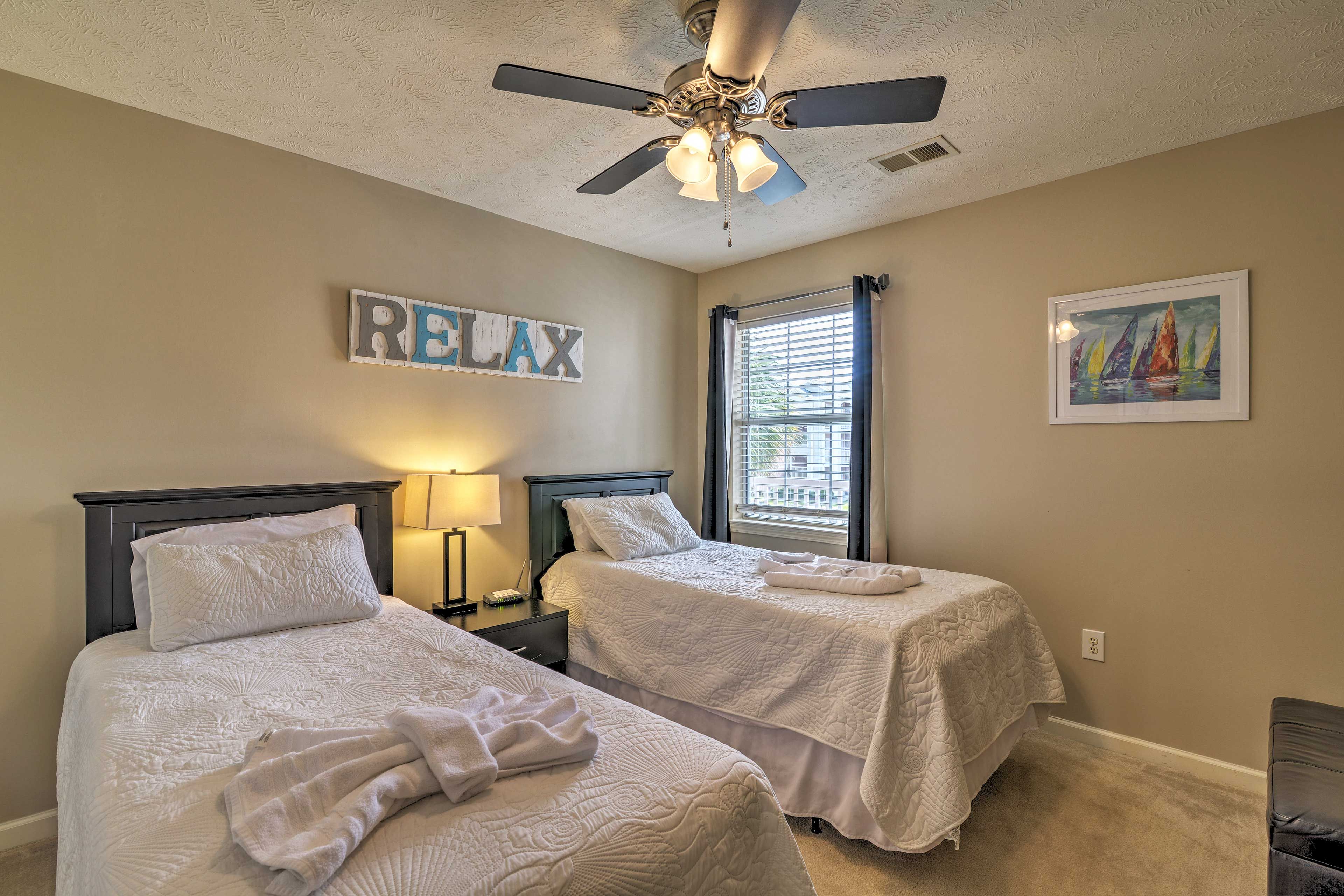 Kids or siblings will love sharing these 2 cozy twin beds.