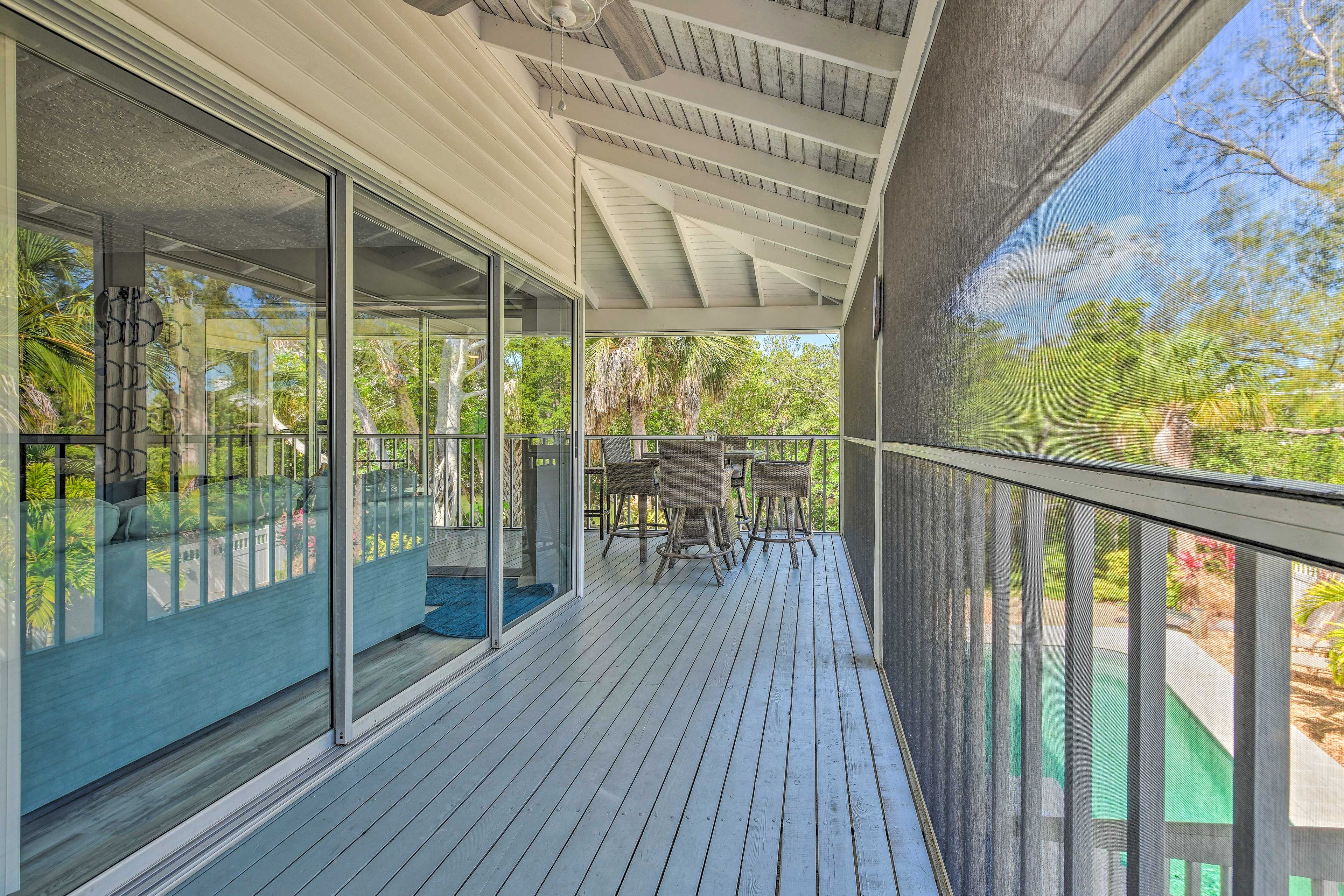Private Screened-In Porch