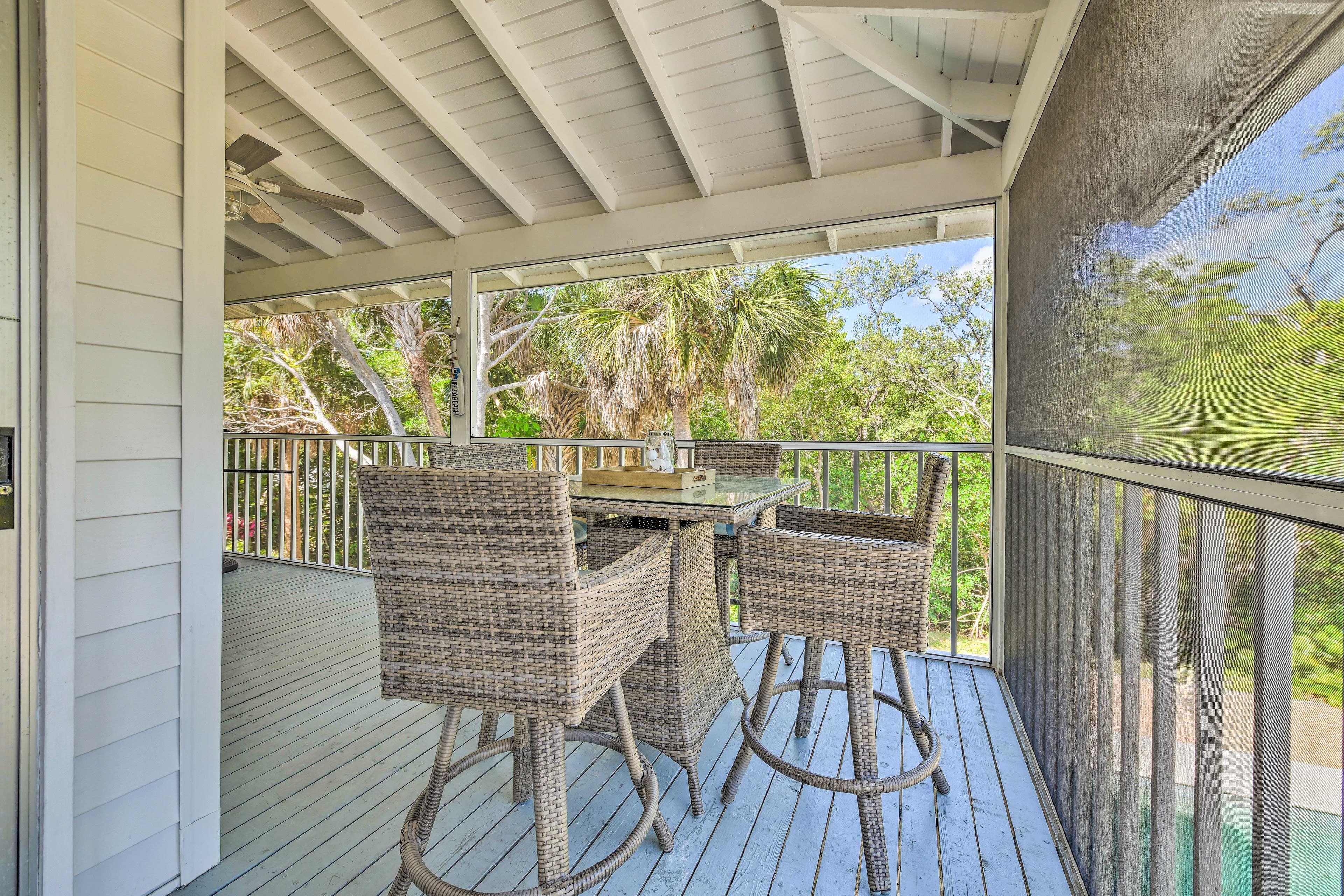 Private Screened-In Porch | Outdoor Dining Space