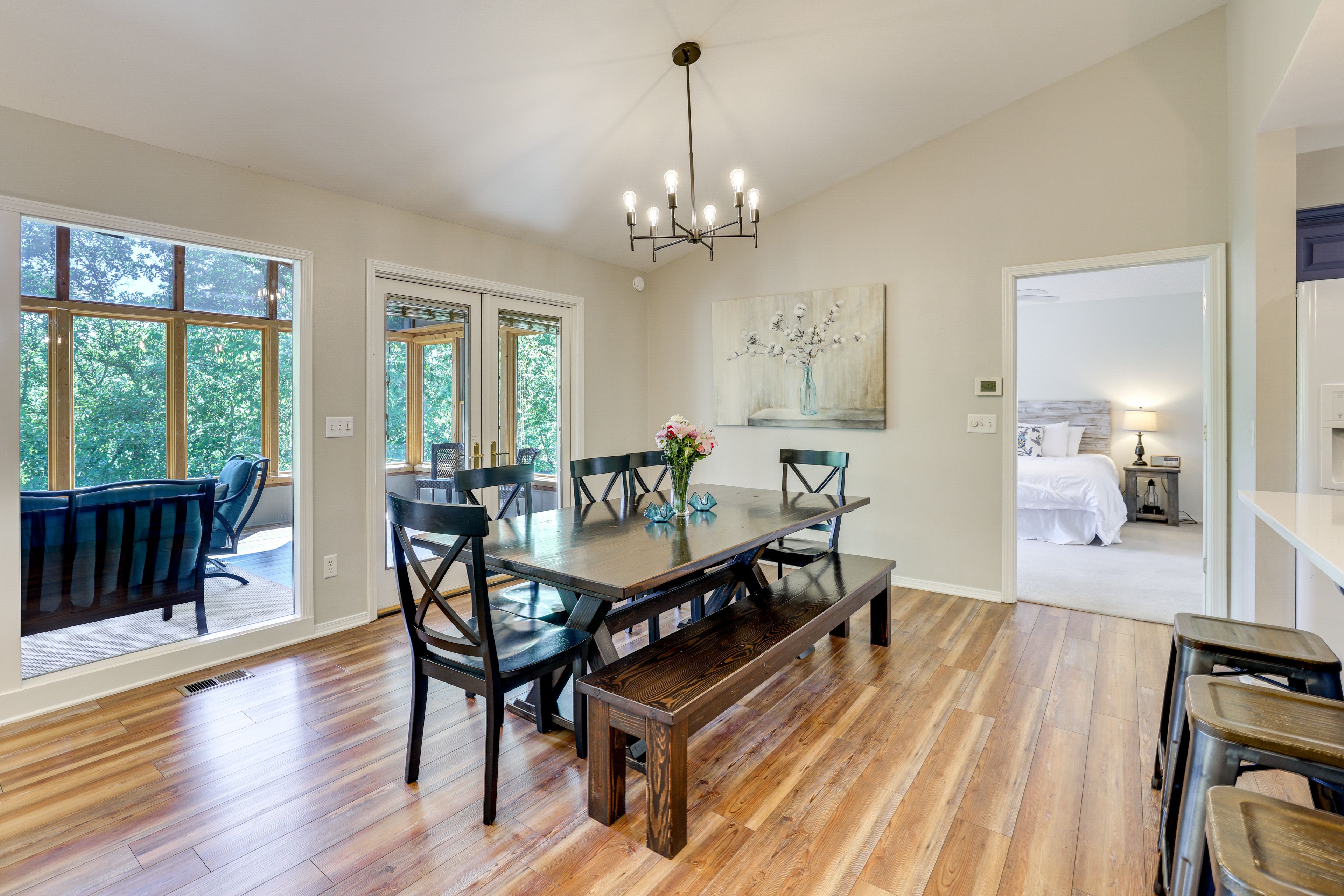 Dining Area | Dishes & Flatware Provided