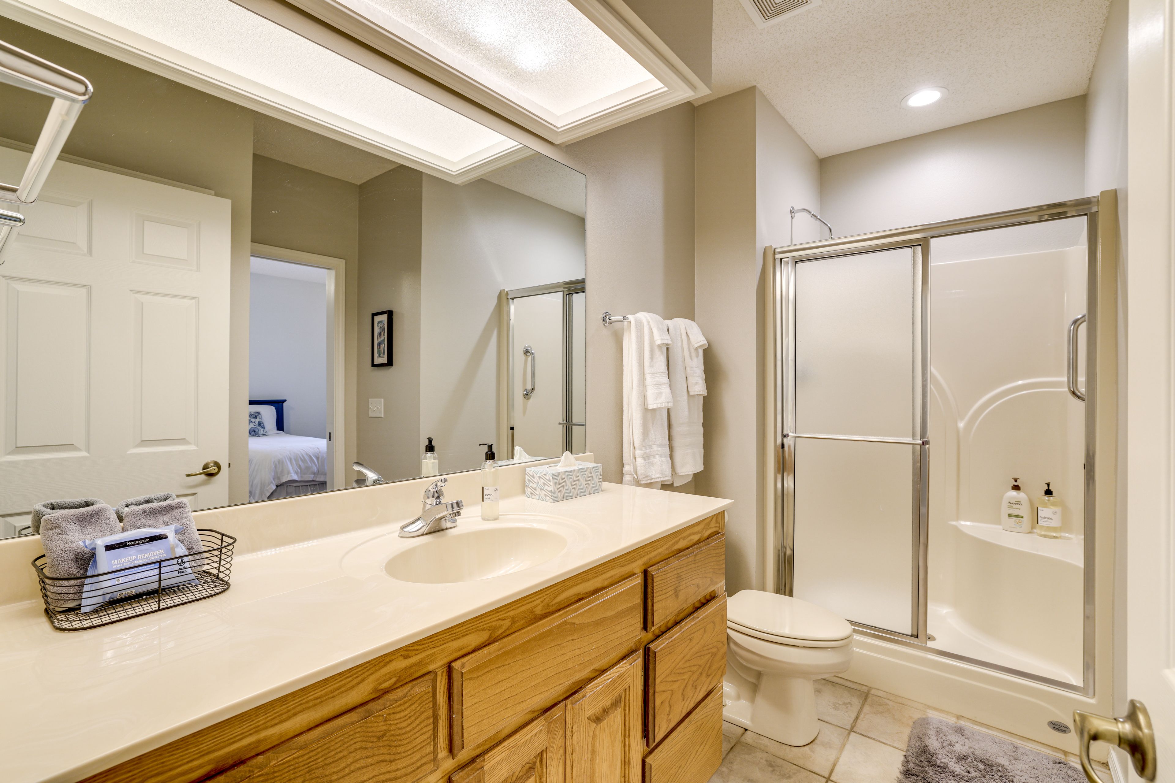 Full Bathroom