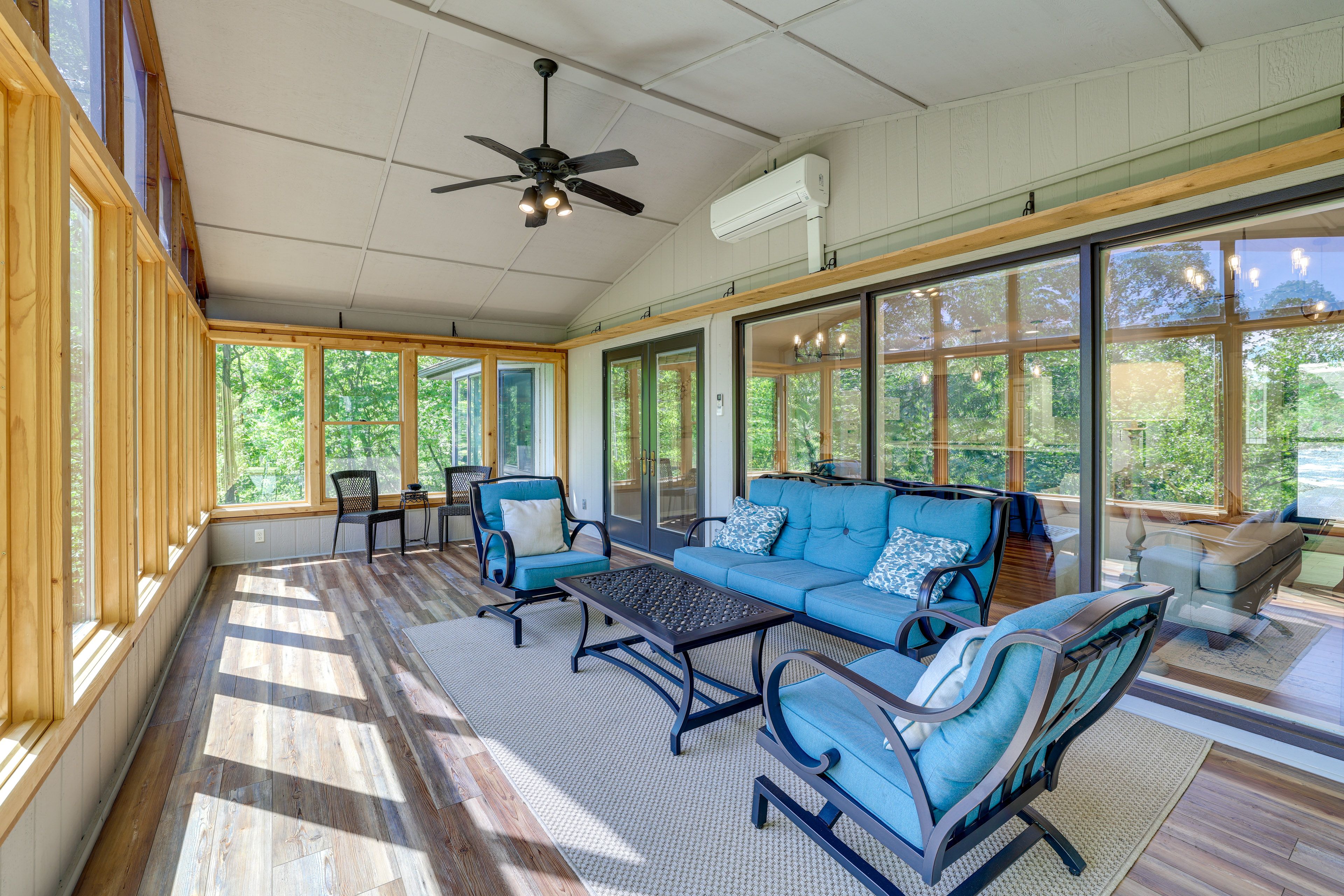 Sunroom | Lounge Furniture | Water Views