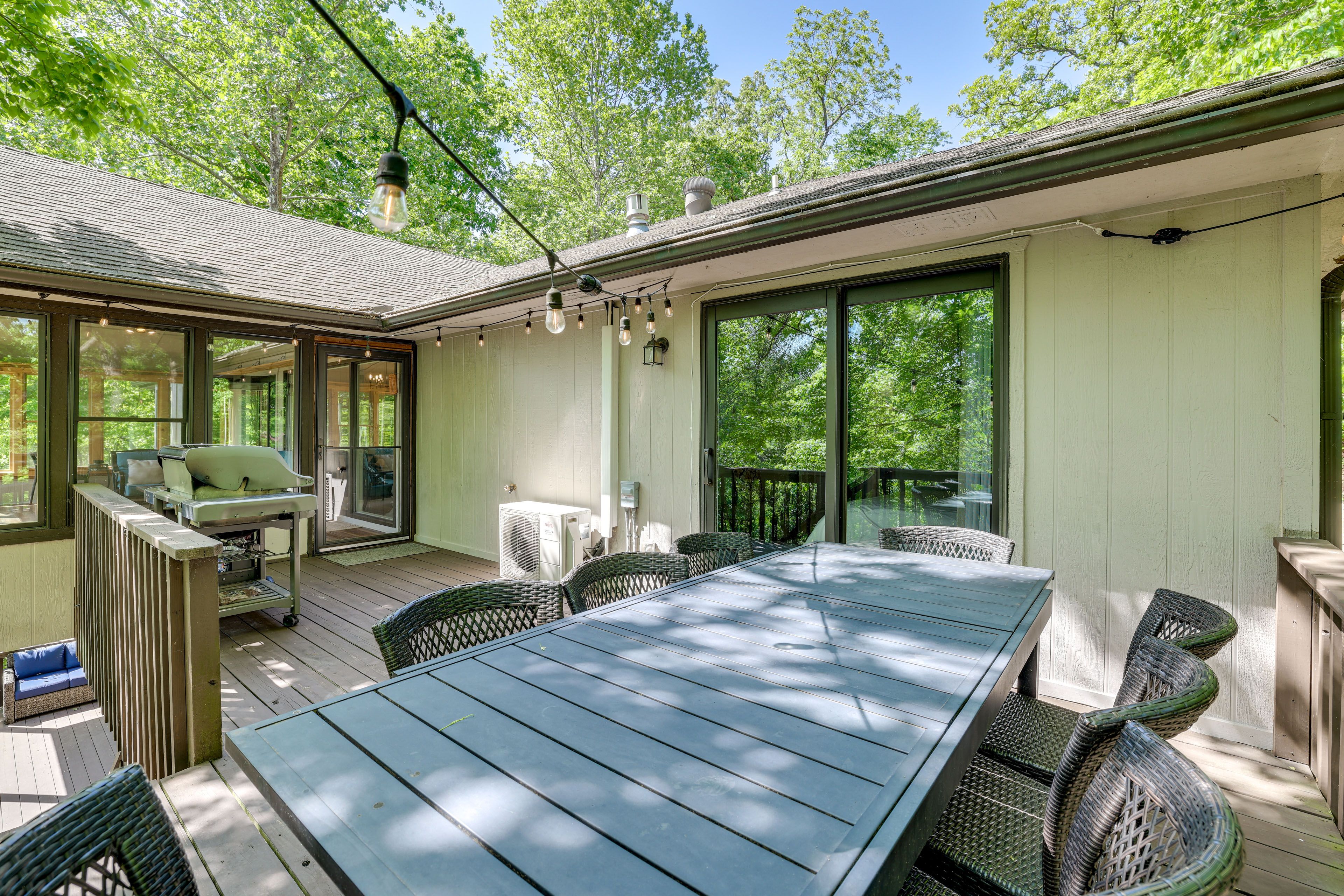 Upper Deck | Outdoor Dining | Gas Grill