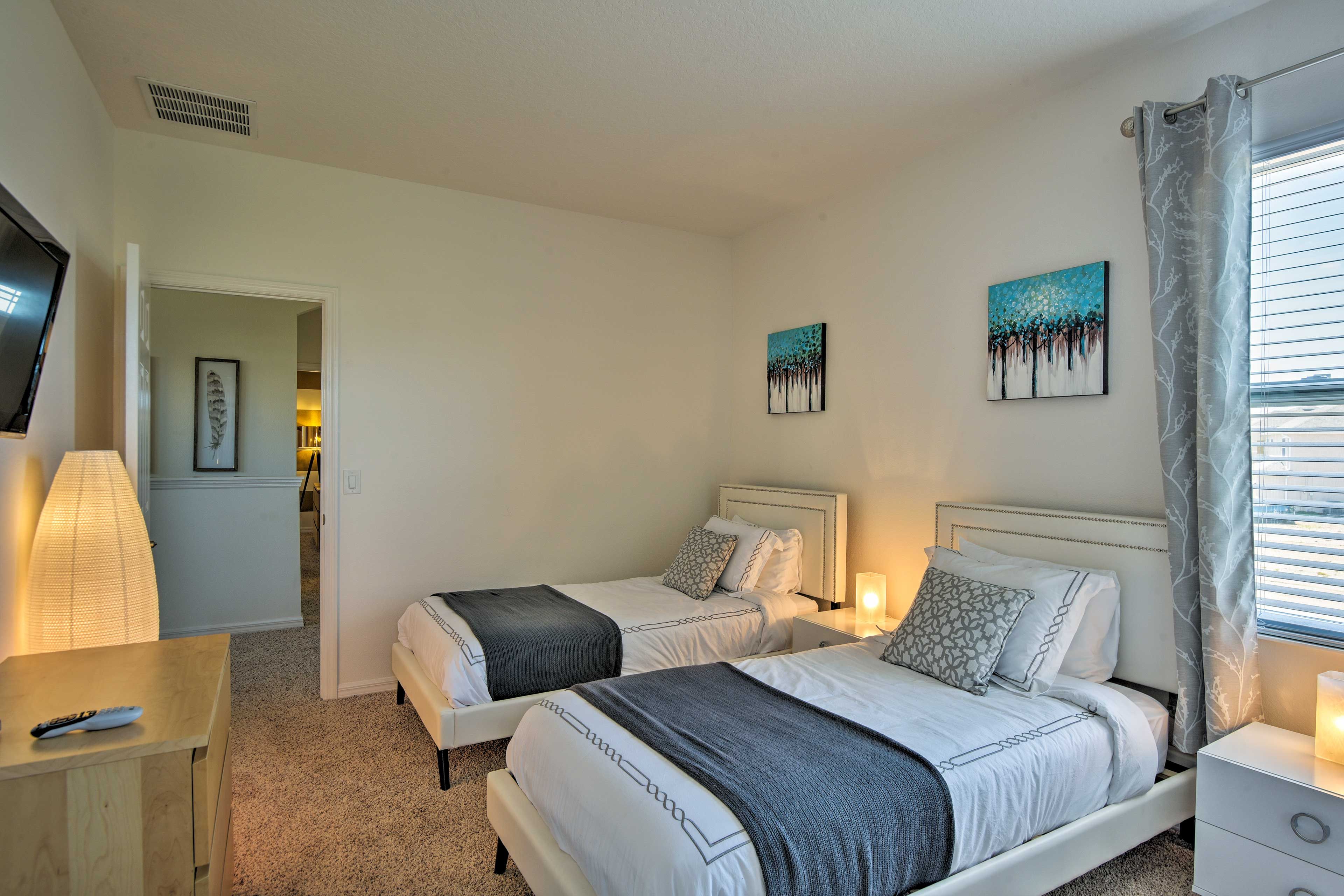 You'll find a set of twin beds in this room.