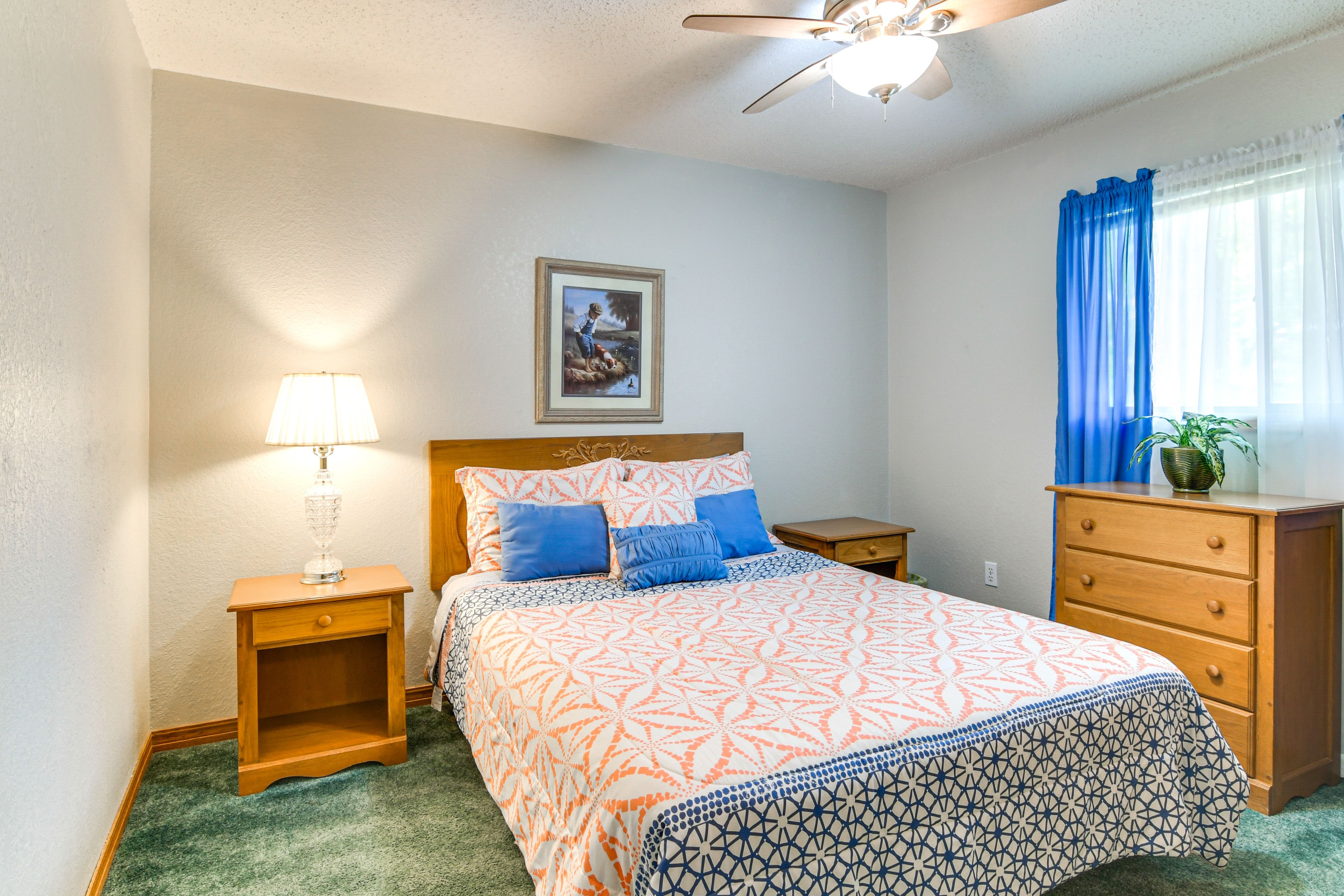 Bedroom 2 | Queen Bed