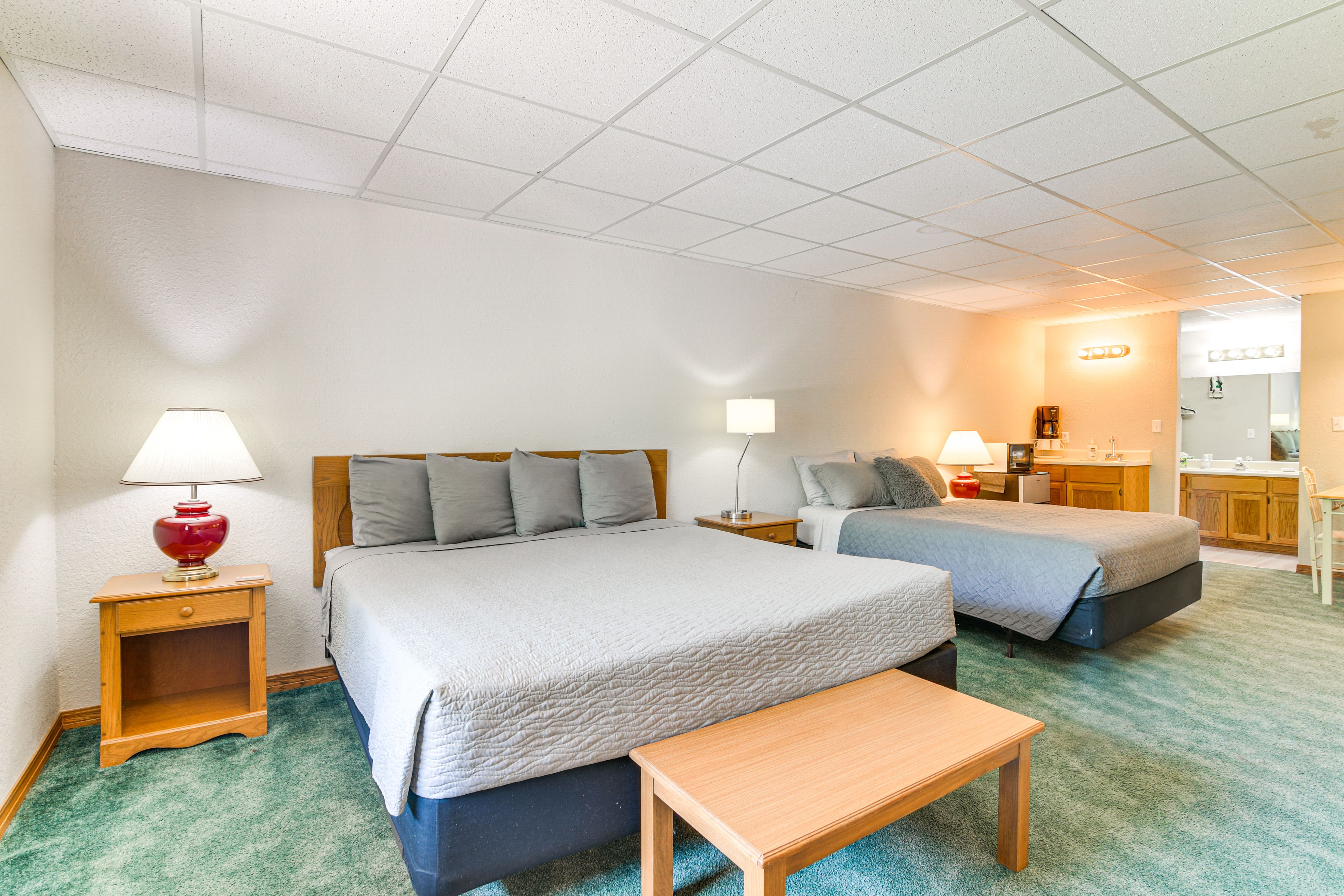 Bedroom 4 | King Bed | Queen Bed | Cable TV | Kitchenette