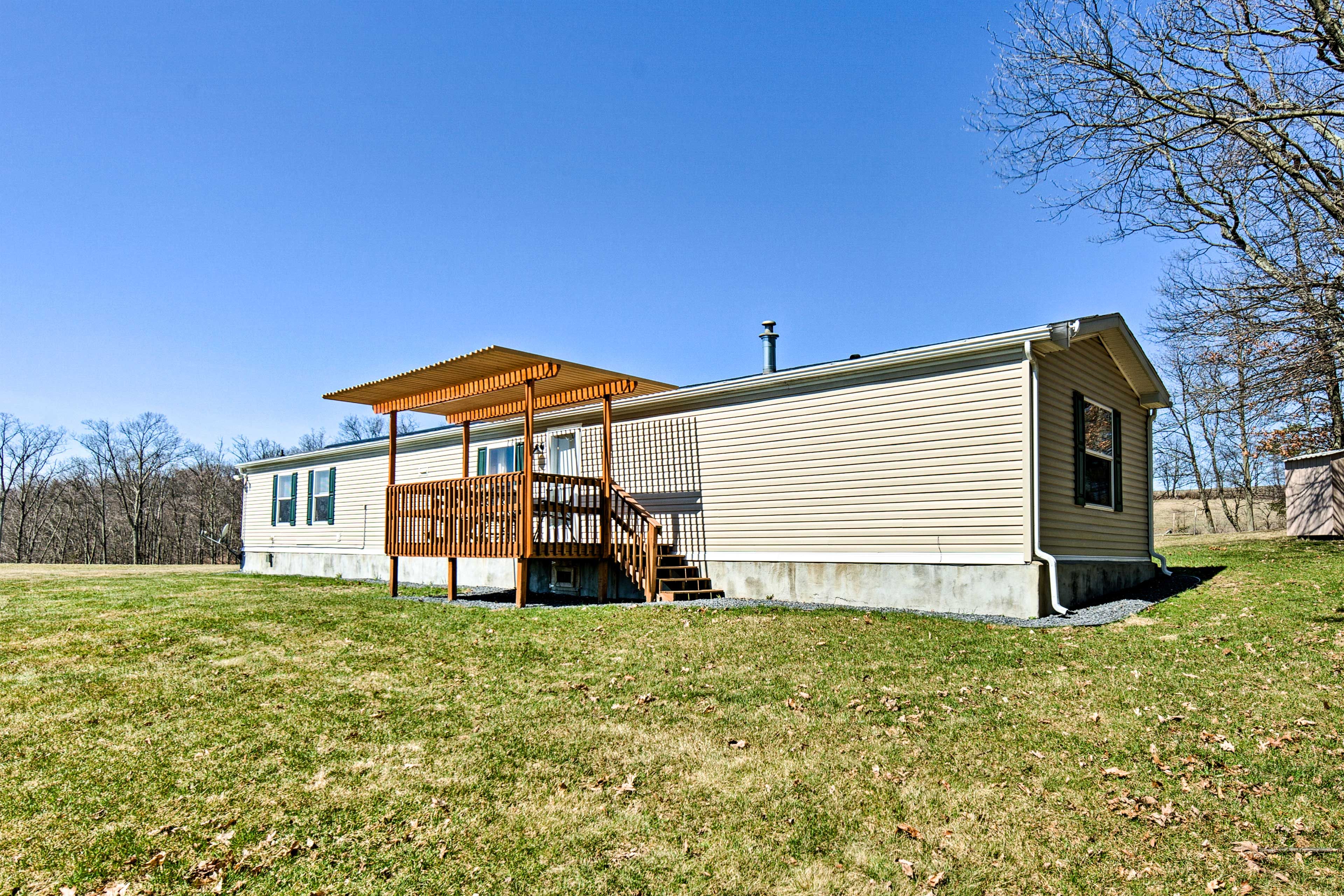 Property Exterior | Single-Story Home | 180-Acre Working Hay Farm