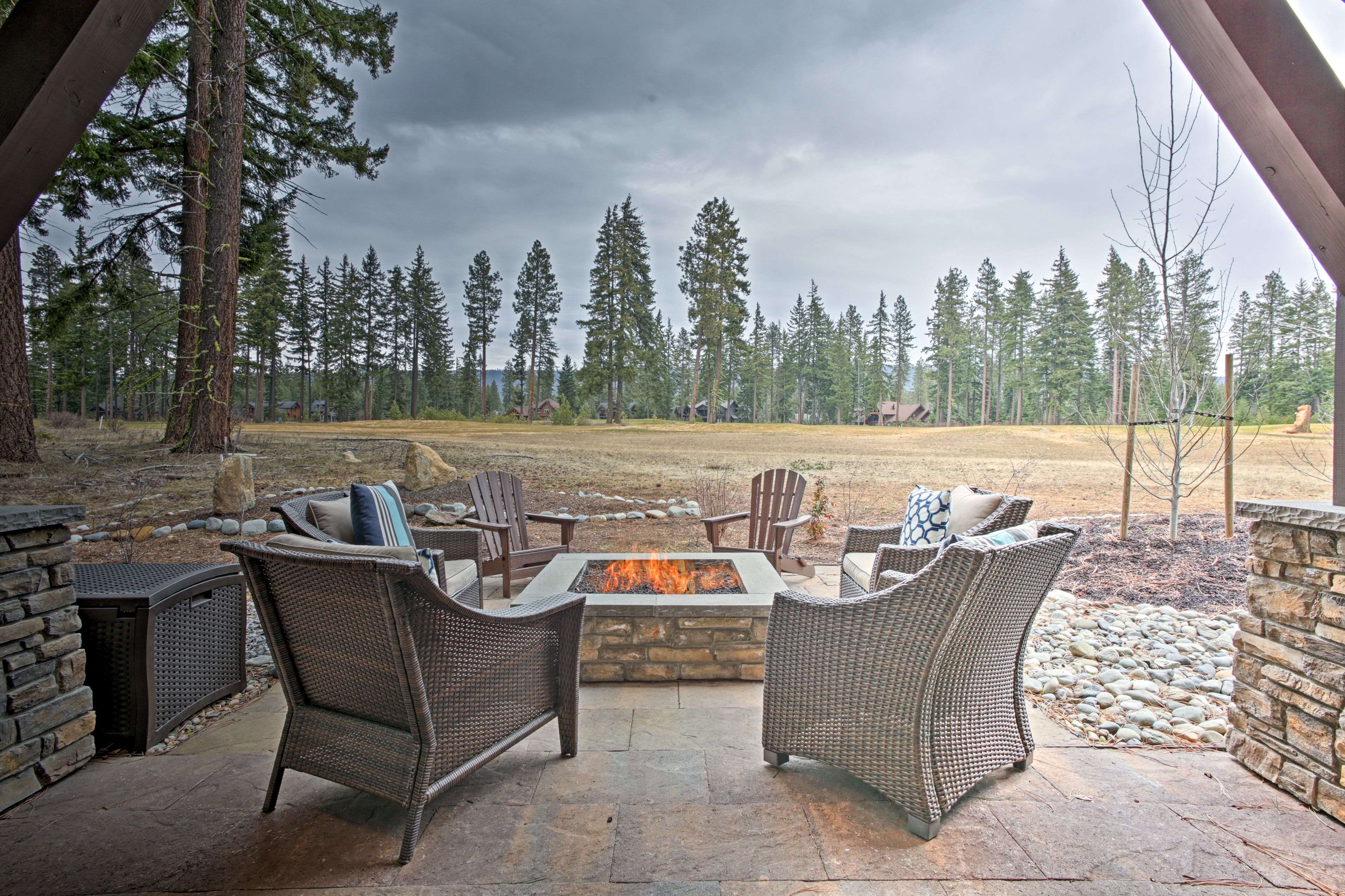 Cle Elum Vacation Rental | 5BR | 4BA | 2,850 Sq Ft | Stairs Required