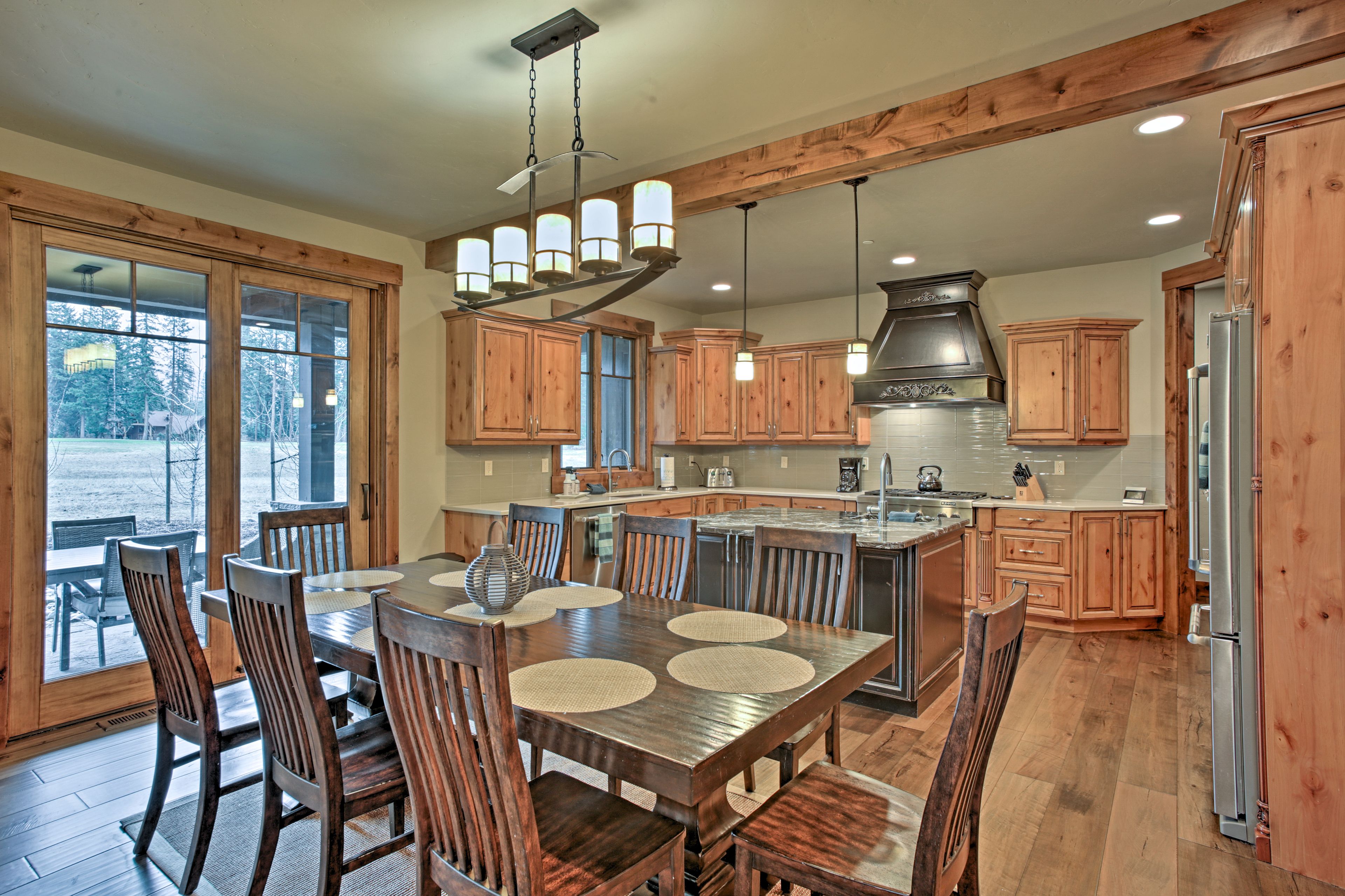 Dining Space | Dishware/Flatware