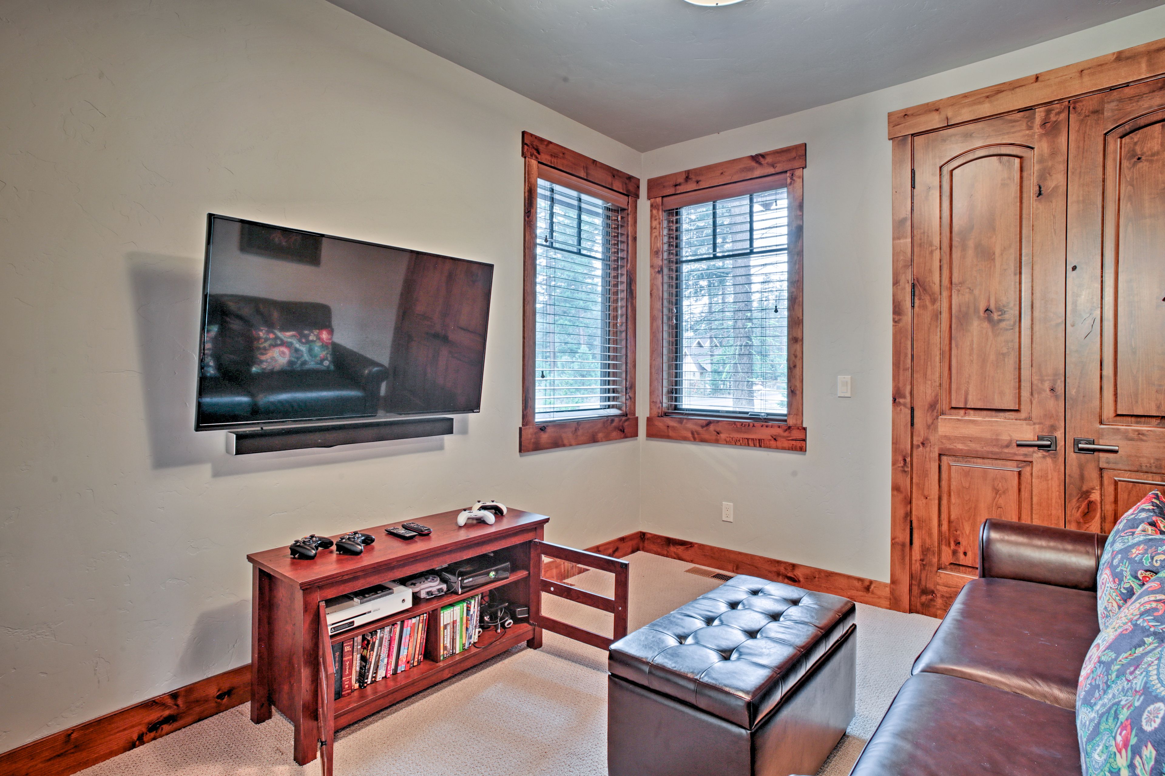 Bedroom 5 (Den) | Full Sleeper Sofa