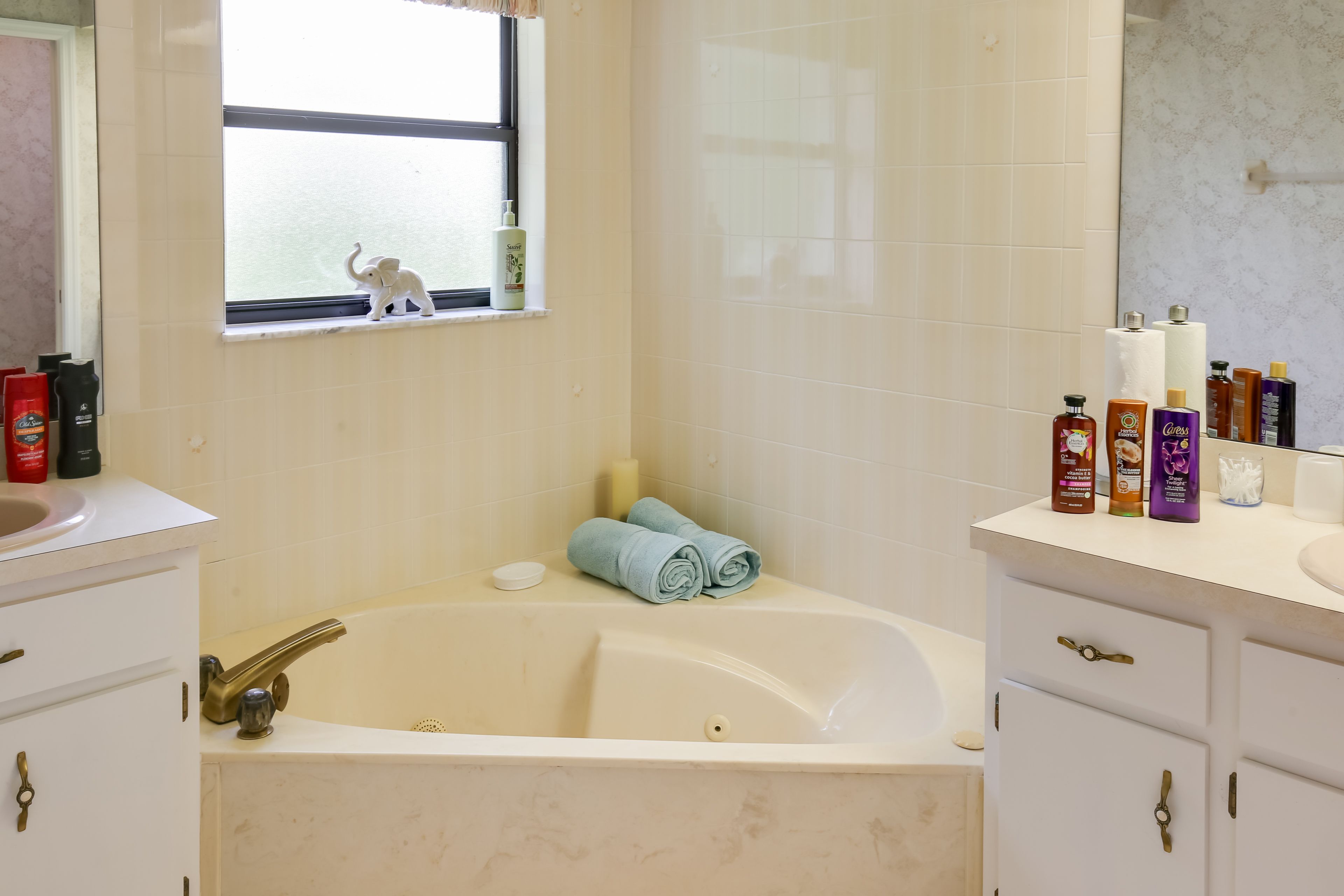 Full Bathroom | Complimentary Toiletries