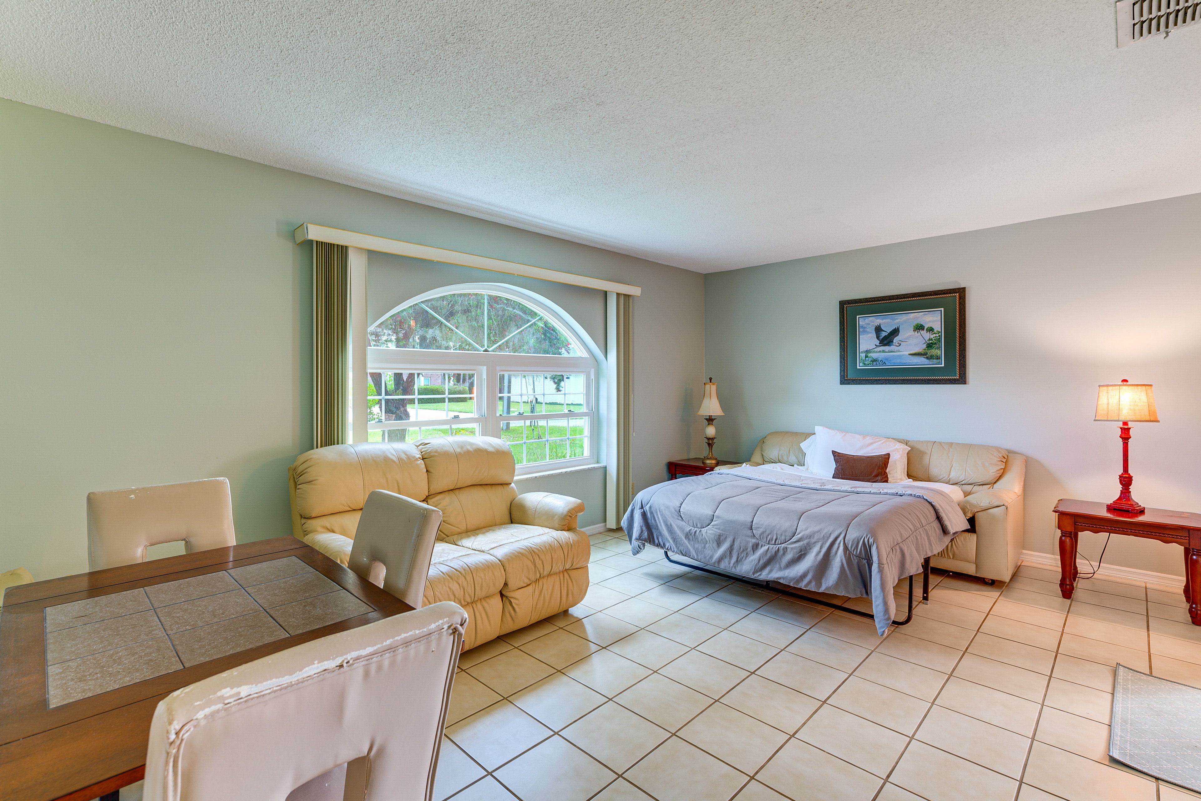 Family Room | Queen Sleeper Sofa