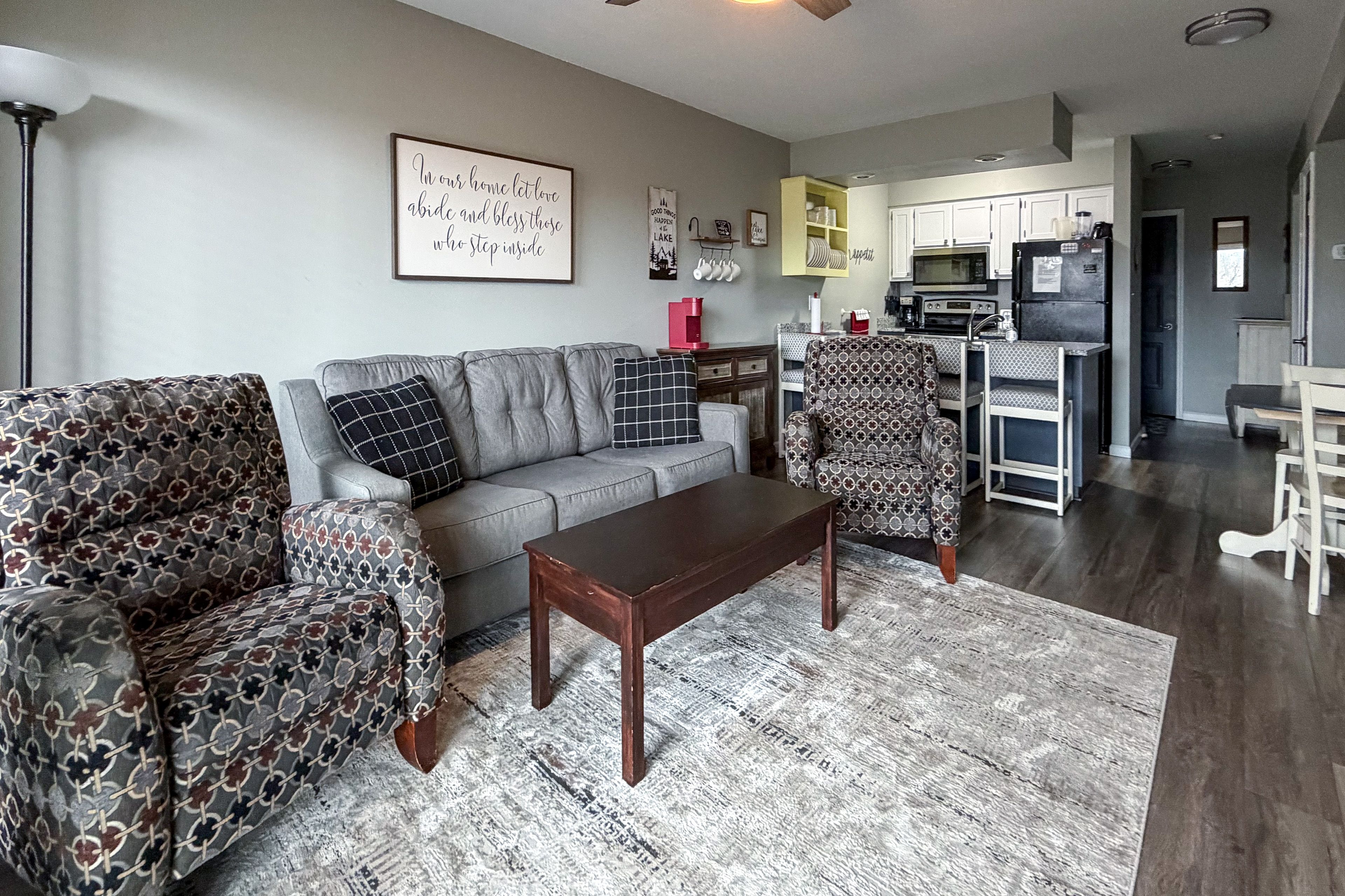 Branson Vacation Rental | 2BR | 2BA | 875 Sq Ft | Step-Free Access