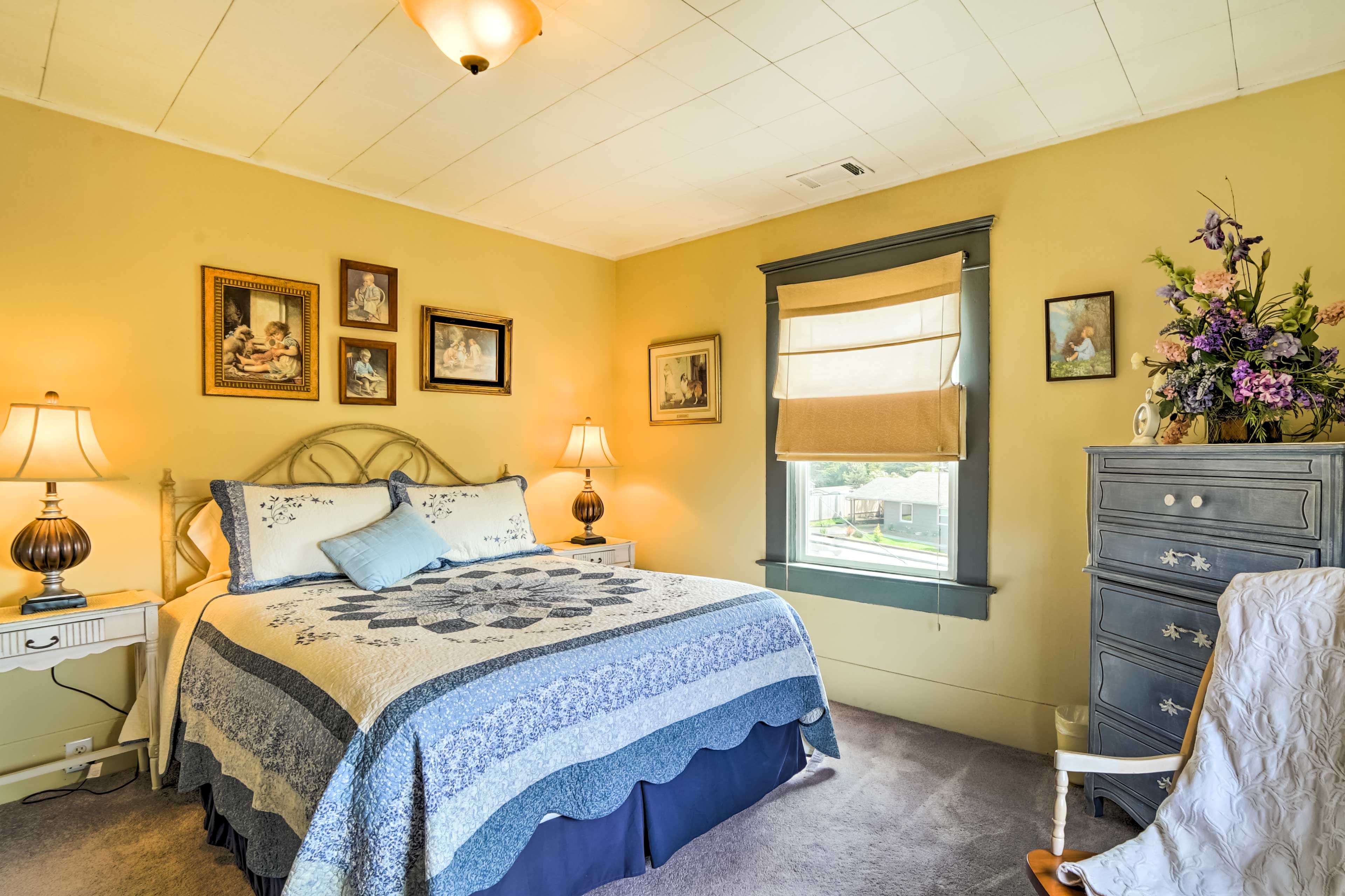 Bedroom 2 | Queen Bed | 2nd Story