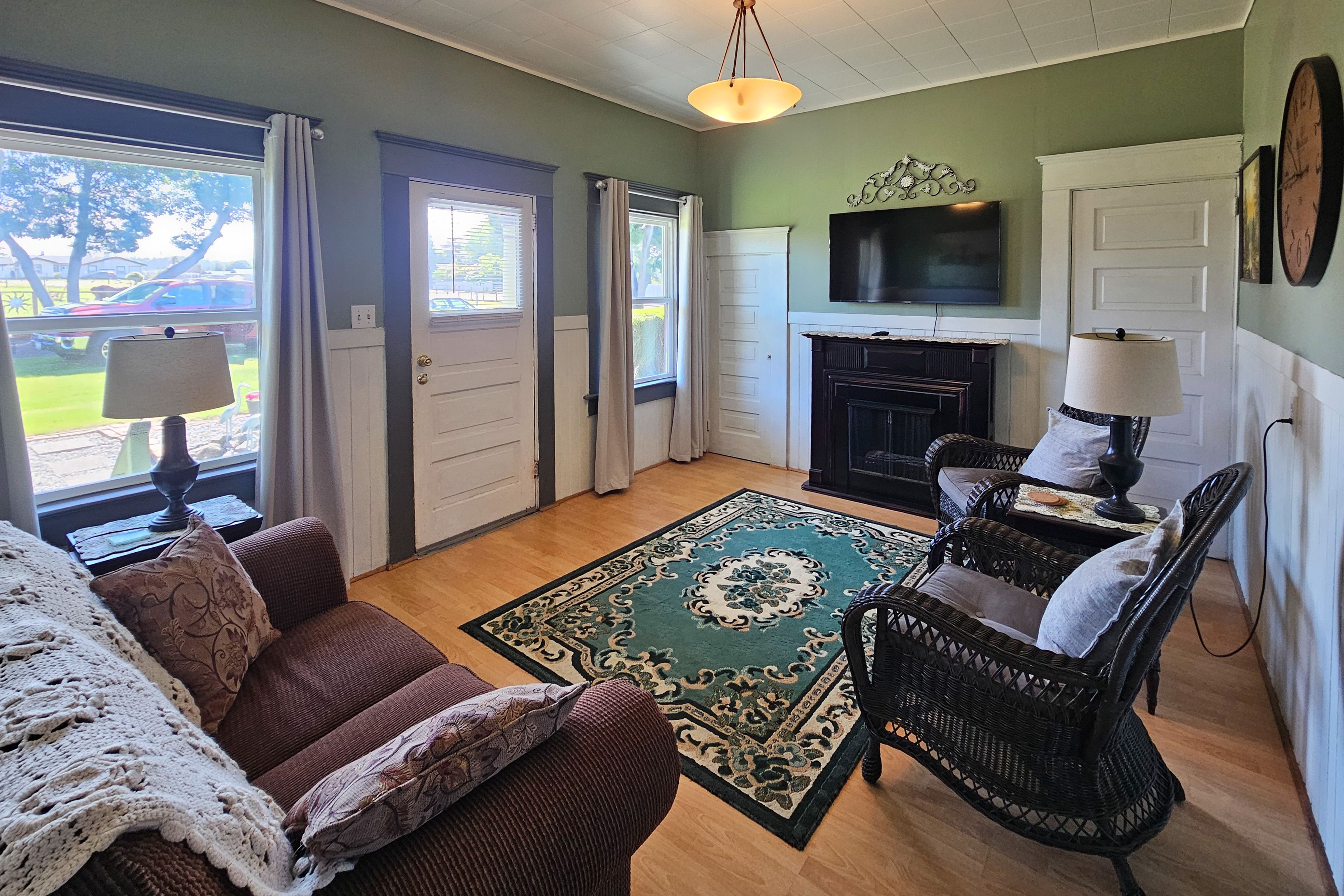 Sitting Room | 1st Floor