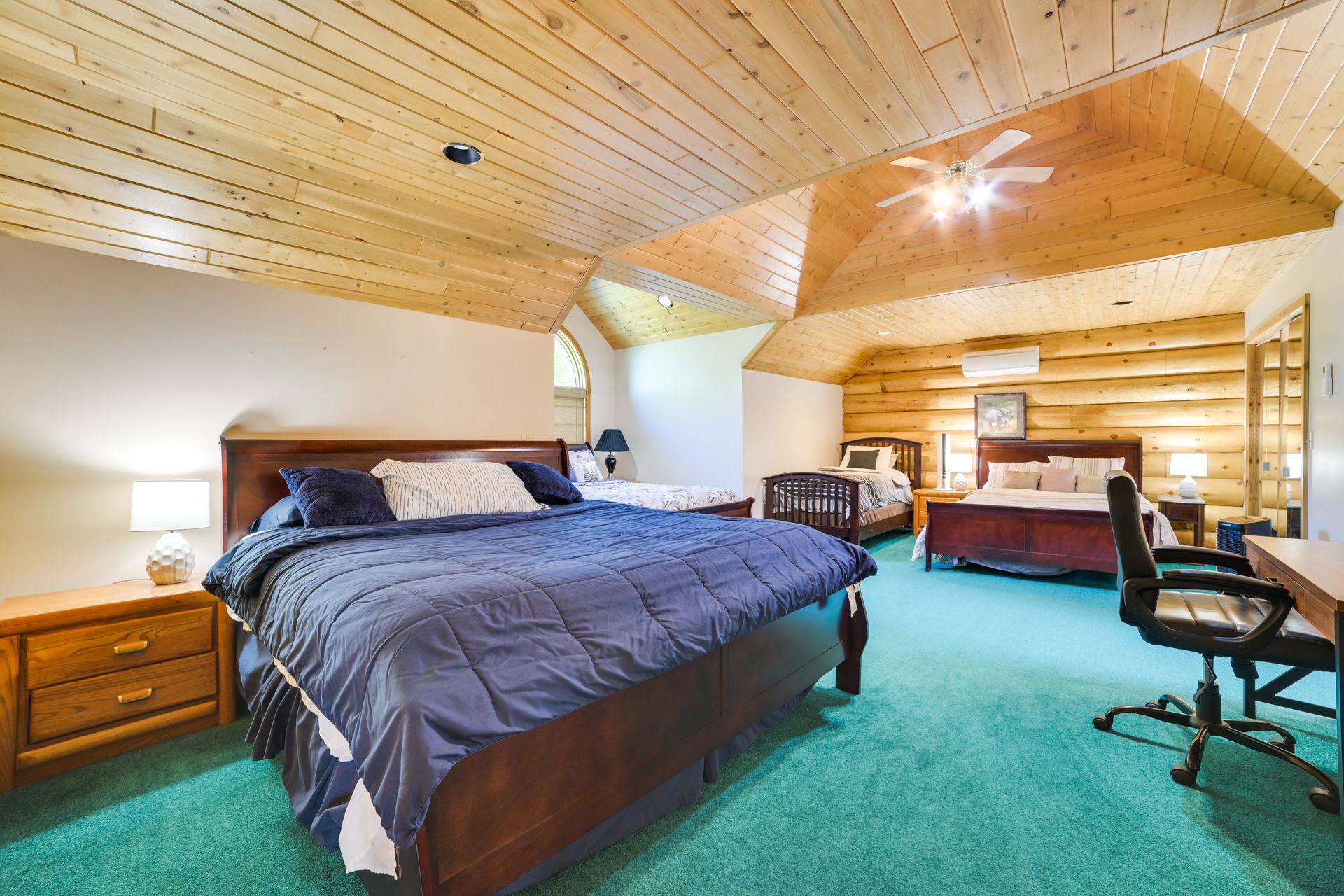 Bedroom 2 — upper level, king bed, 2 queen beds, twin bed