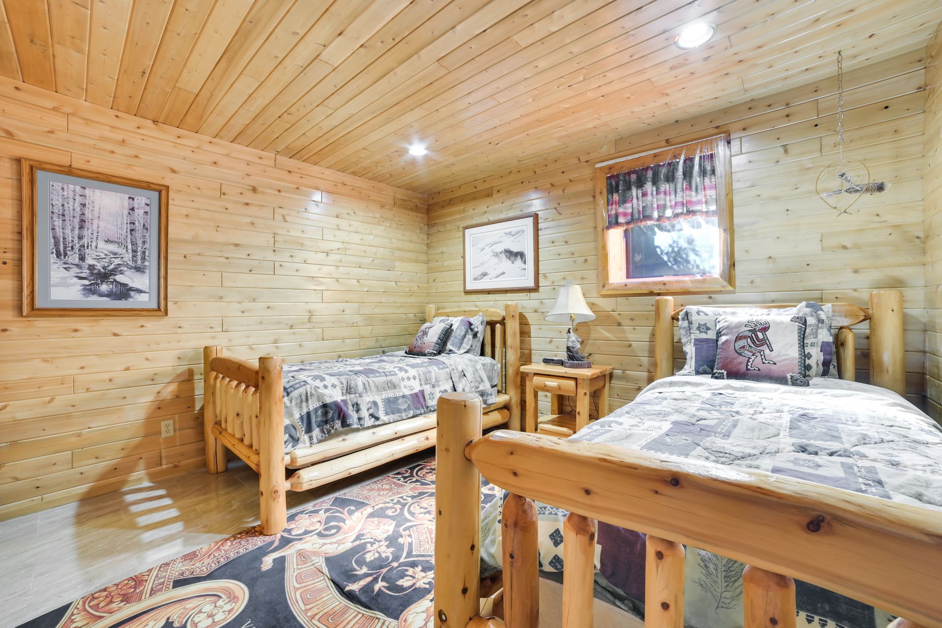 Lower level bedroom detail