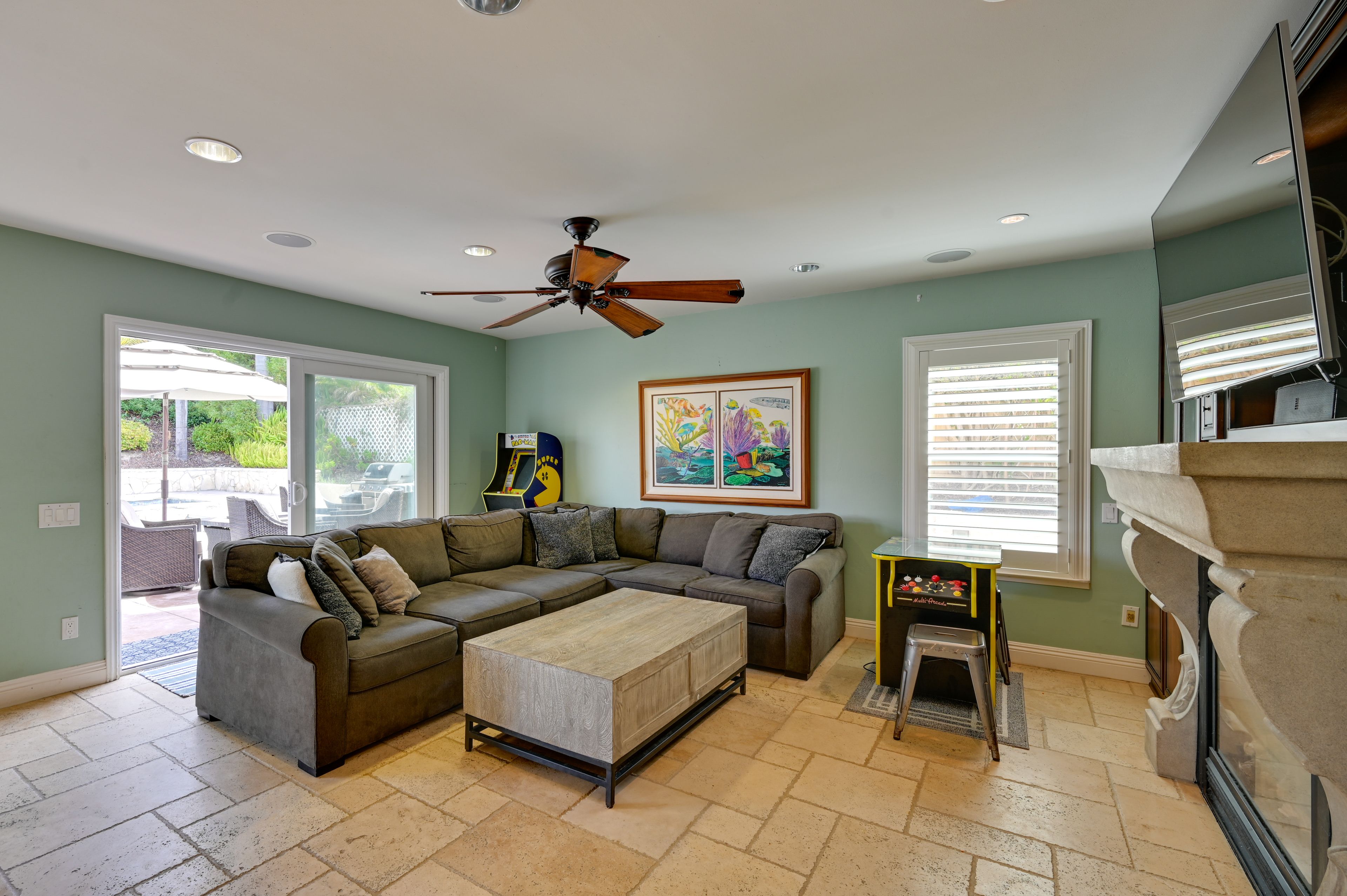 Family Room | Arcade Games | Cable/Satellite TV