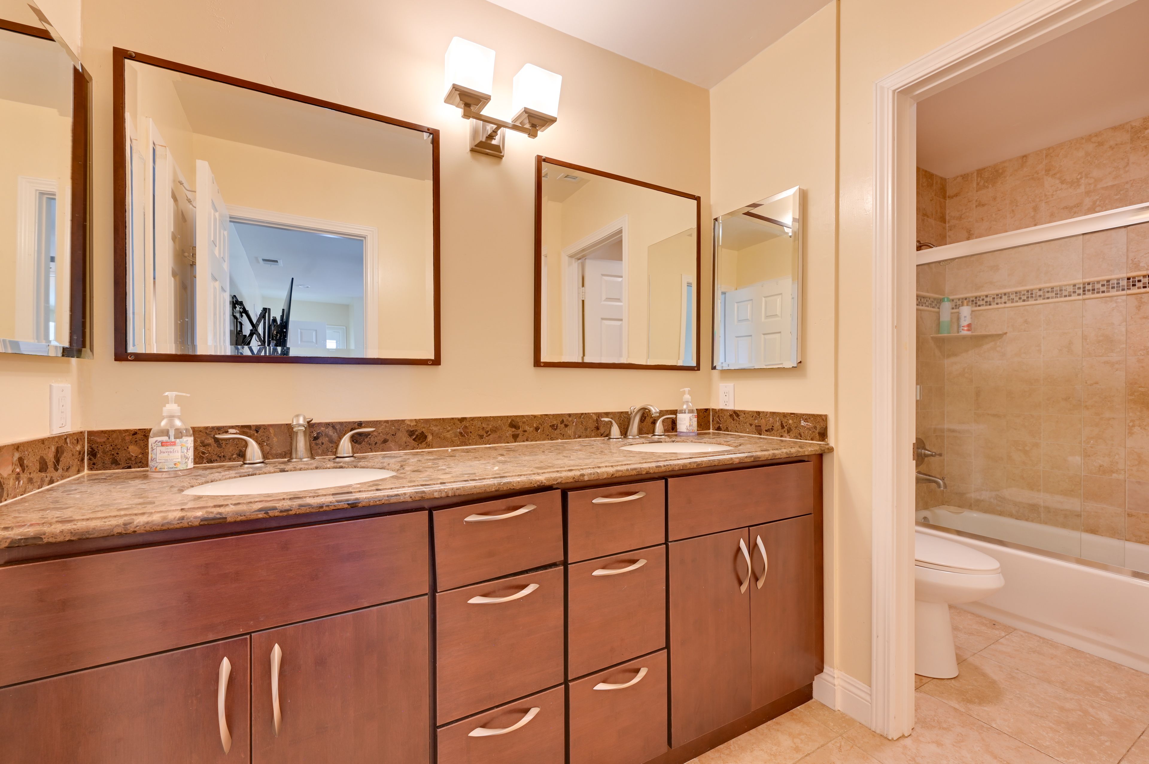 En-Suite Bathroom