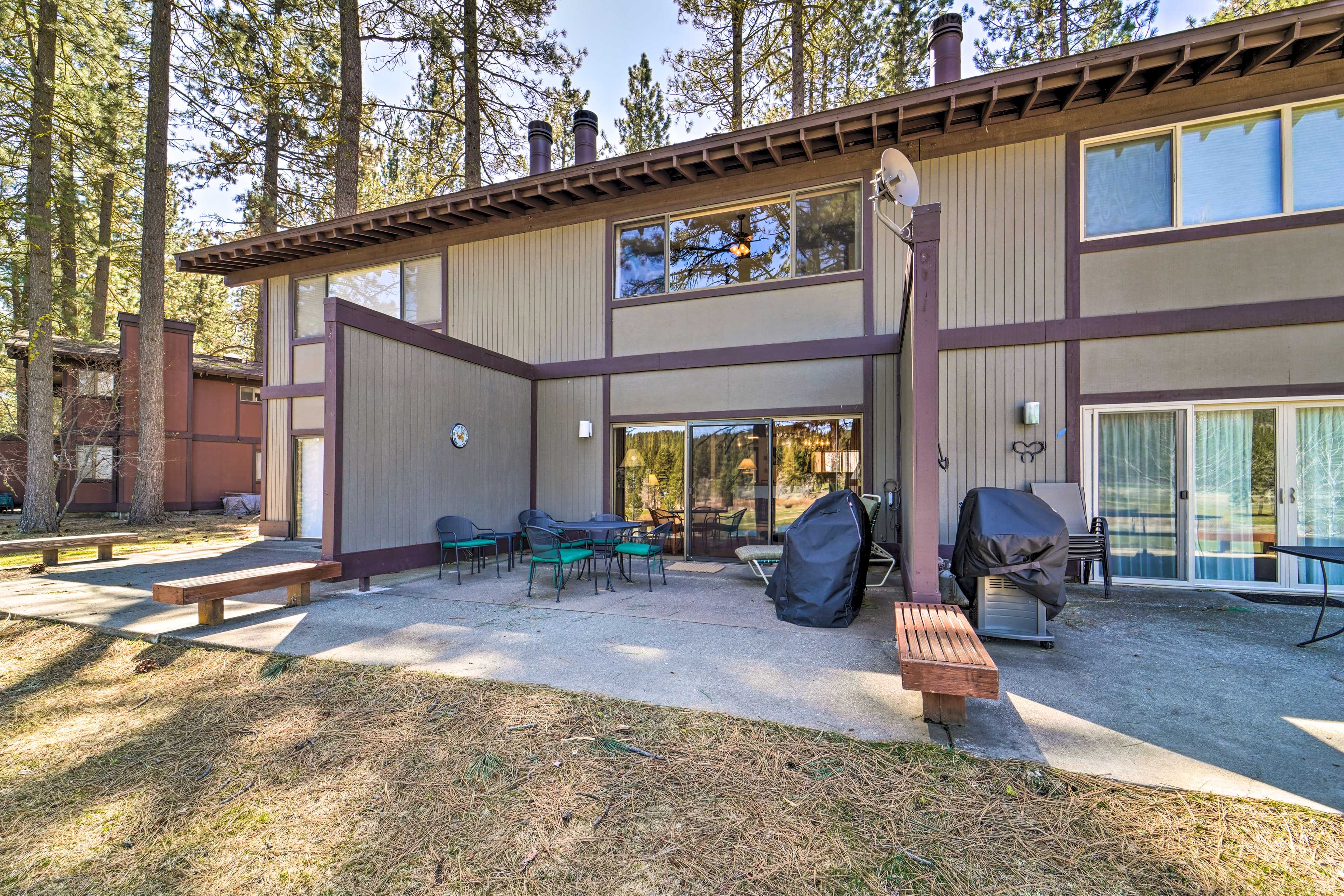 Private Deck | Charcoal Grill