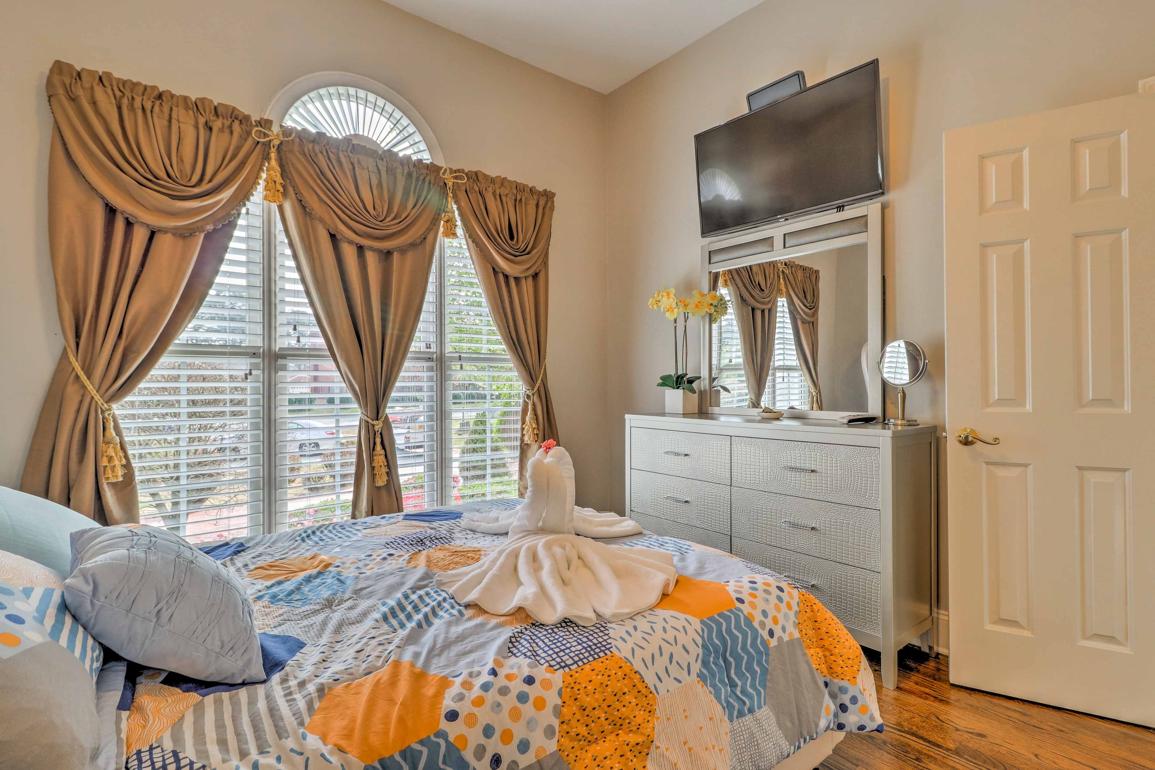 Bedroom 2 | Queen Bed