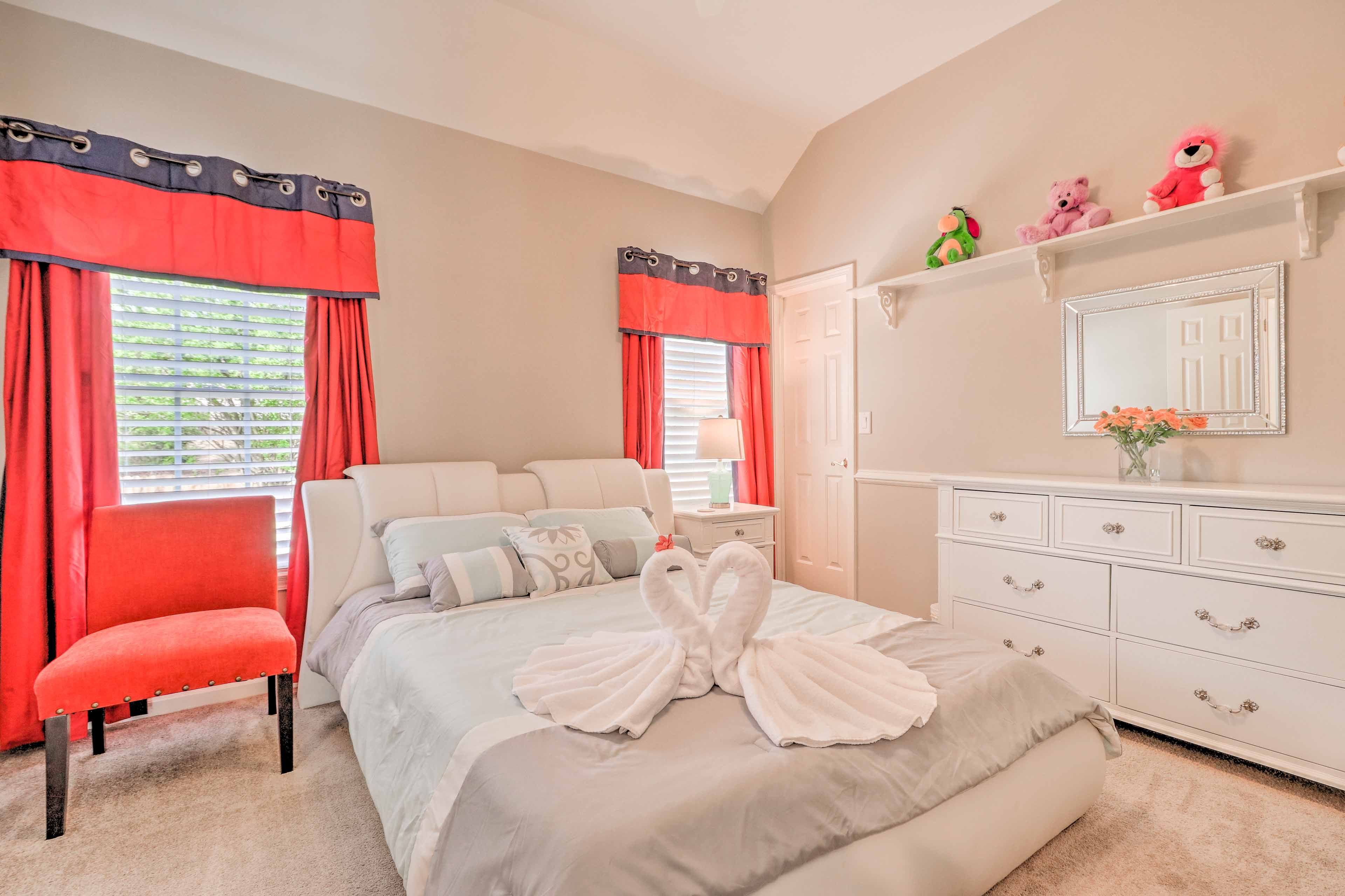 Bedroom 3 | Queen Bed