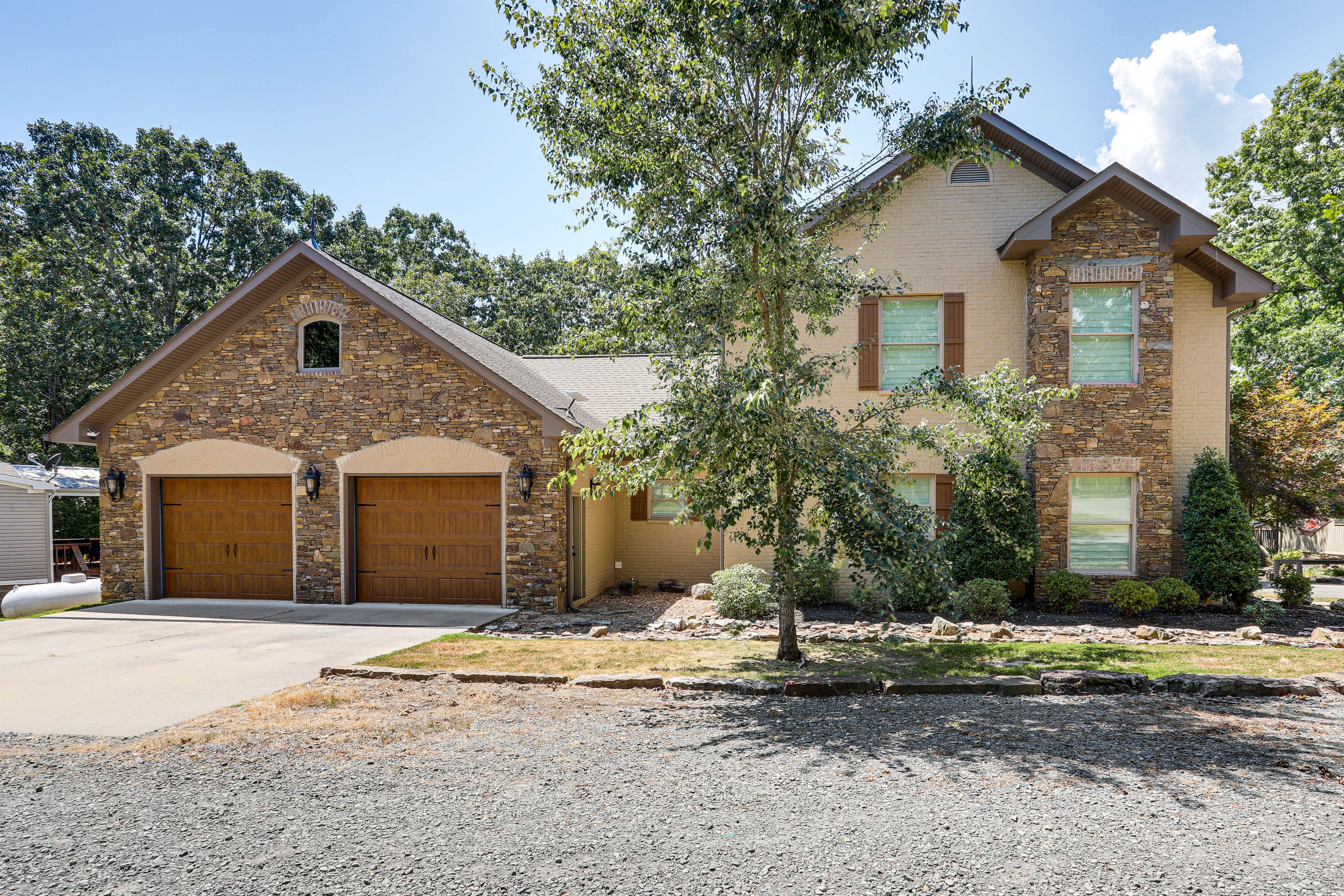 Exterior | Garage (2 Vehicles) | Driveway (2 Vehicles)