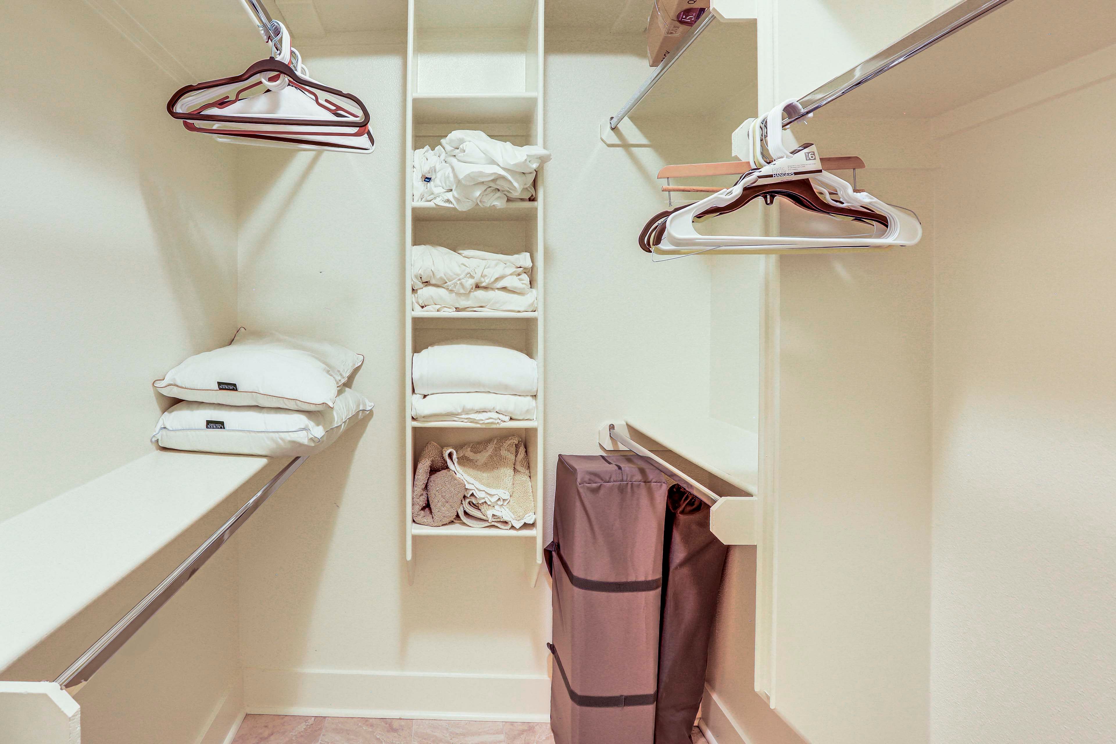 Walk-In Closet | Upper Level