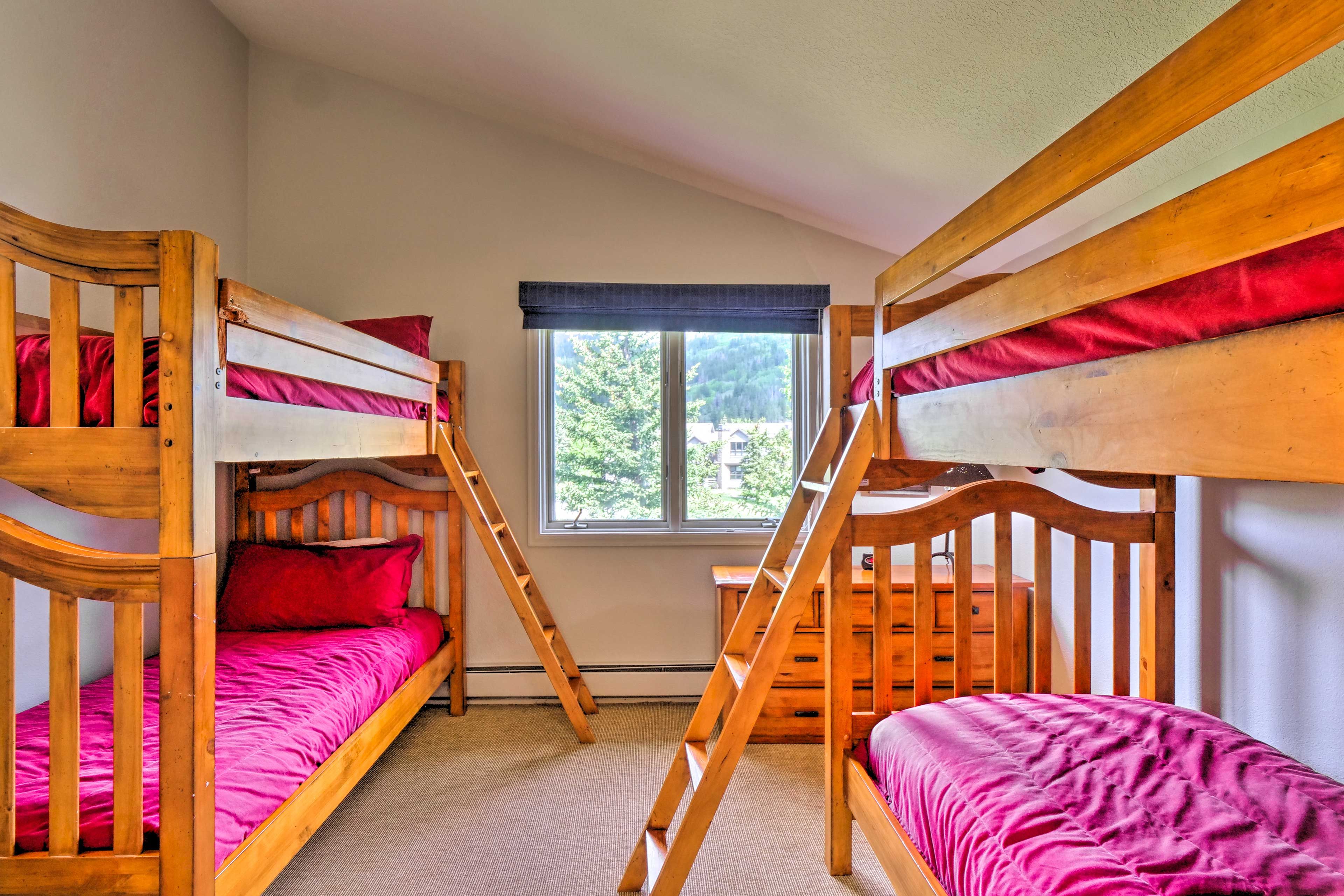 Bedroom 4 | 2 Twin Bunk Beds