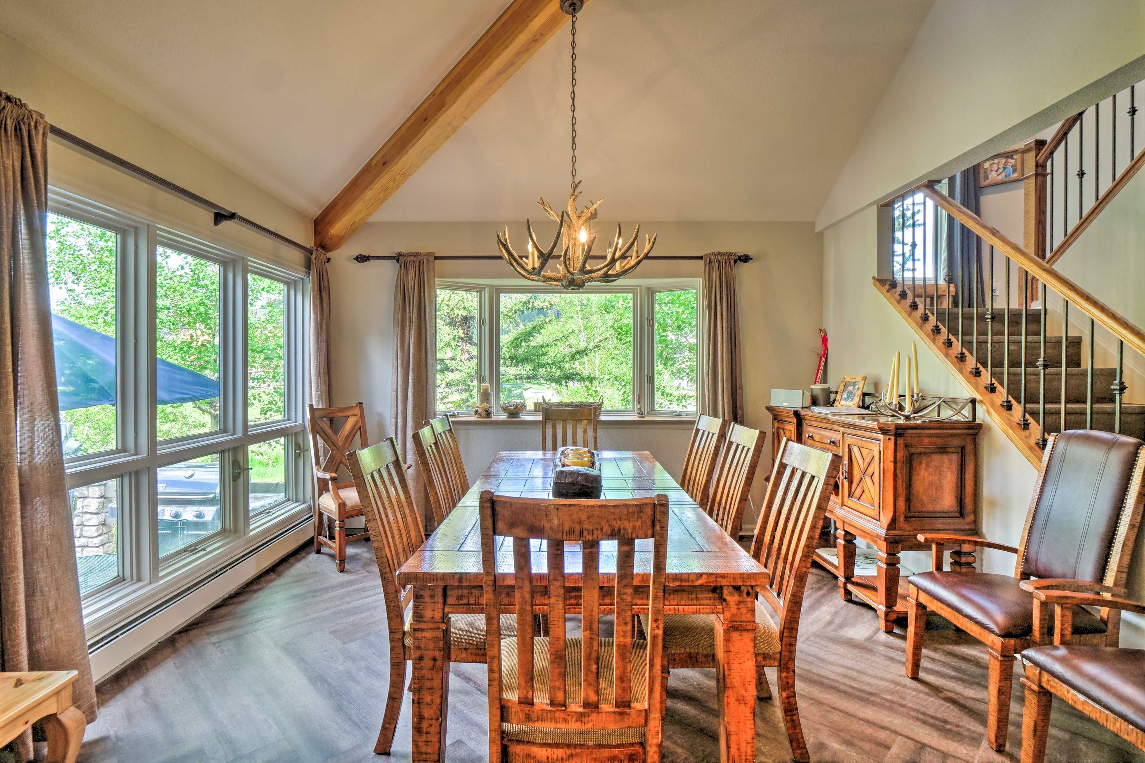 Dining Room | Dishware Provided