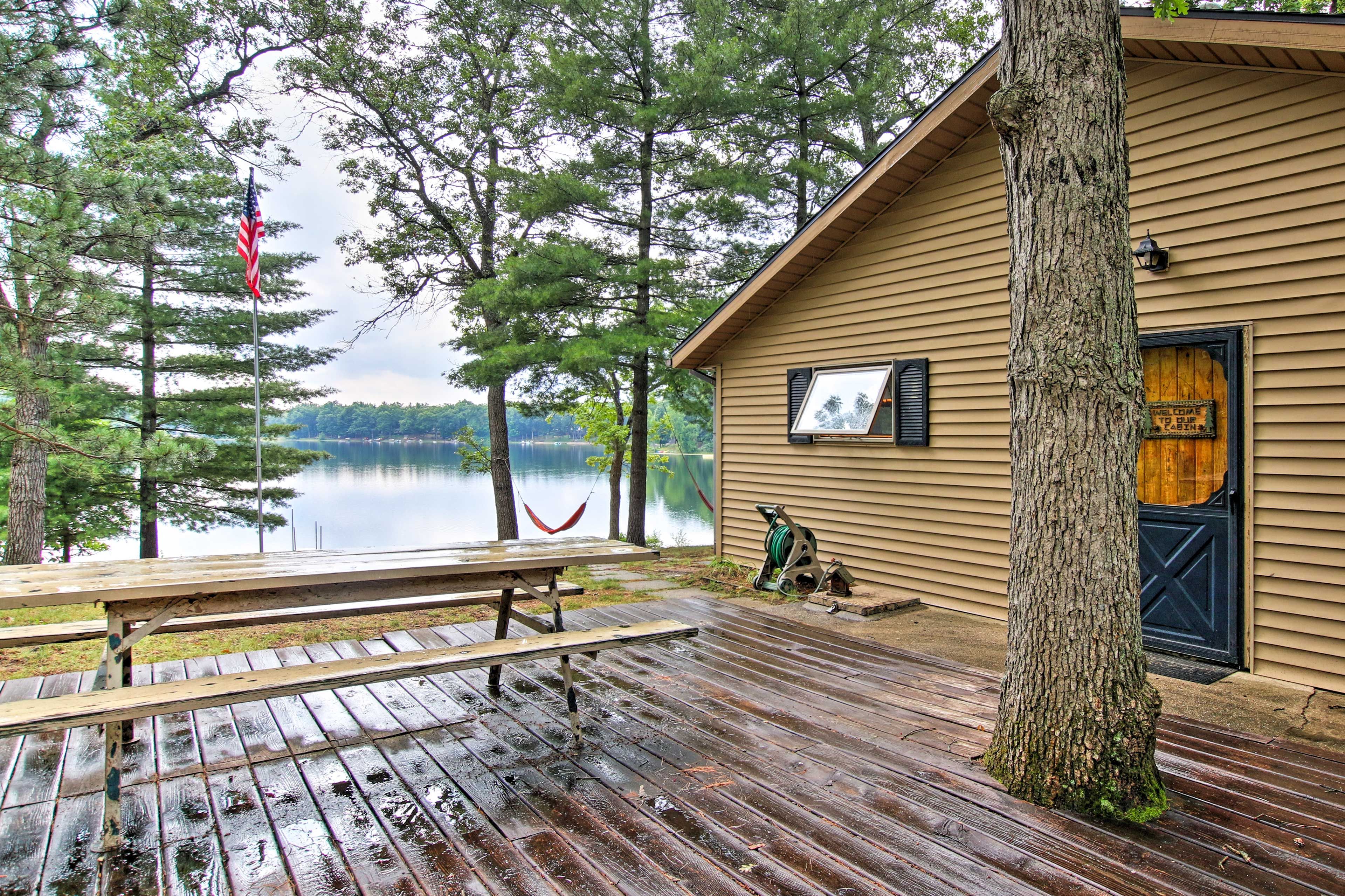 Step onto the deck for a zesty fish barbecue.